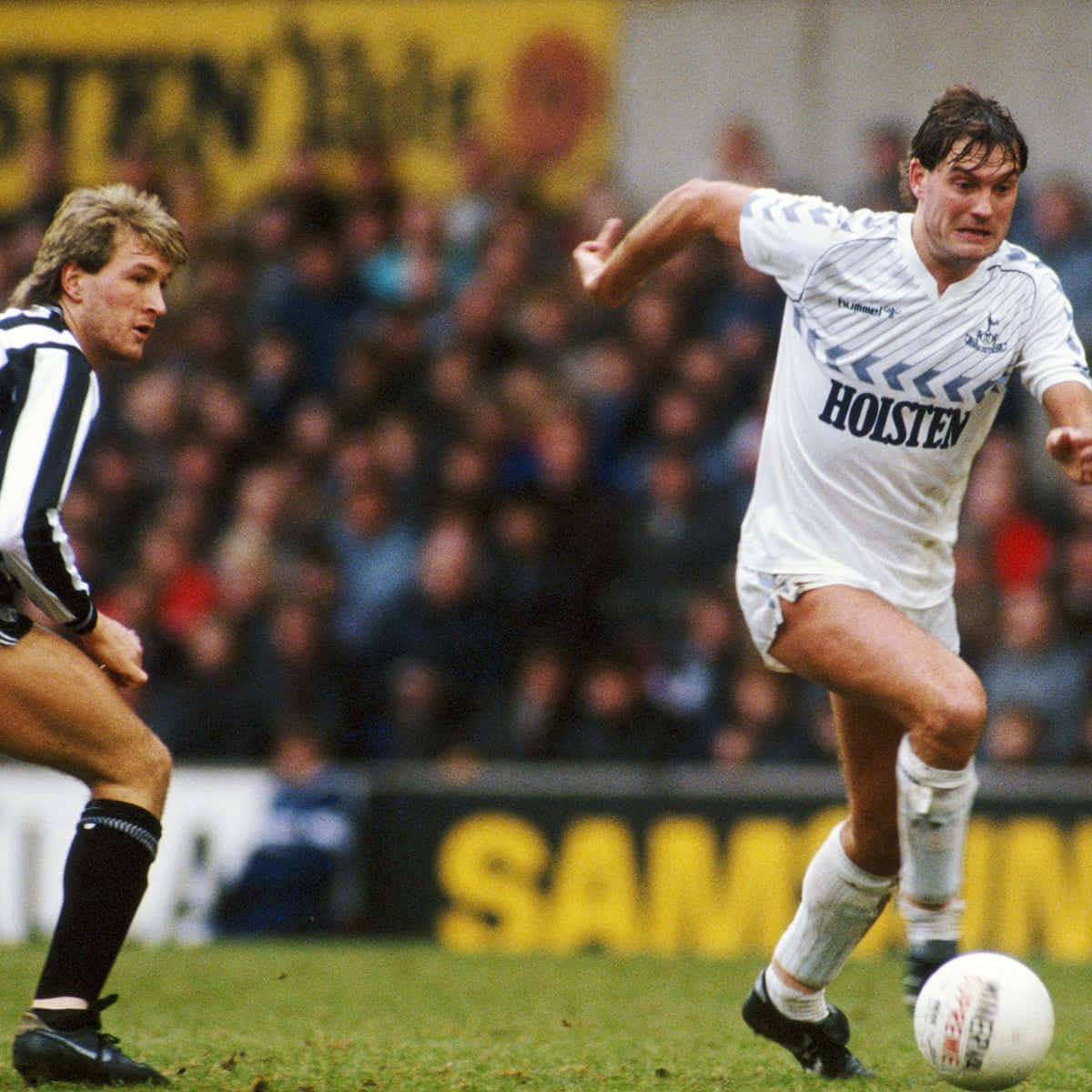 Glenn Hoddle, white Holsten jersey, black and white stripes, SD Desktop Wallpaper