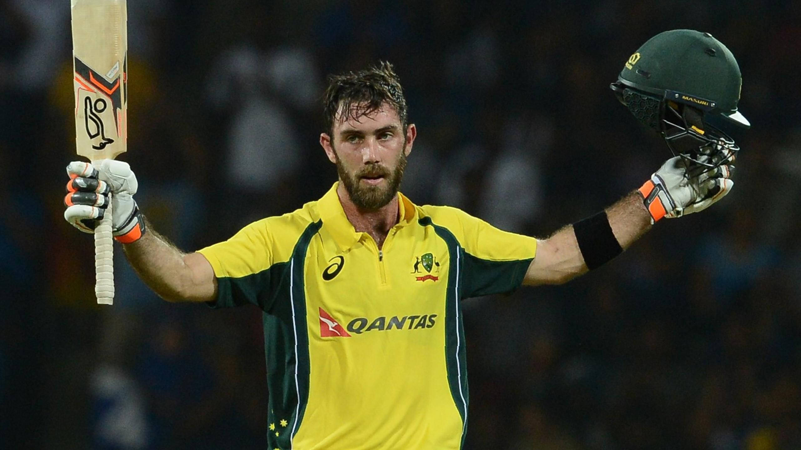 Glenn Maxwell, yellow jersey, bat, 2K Desktop Wallpaper