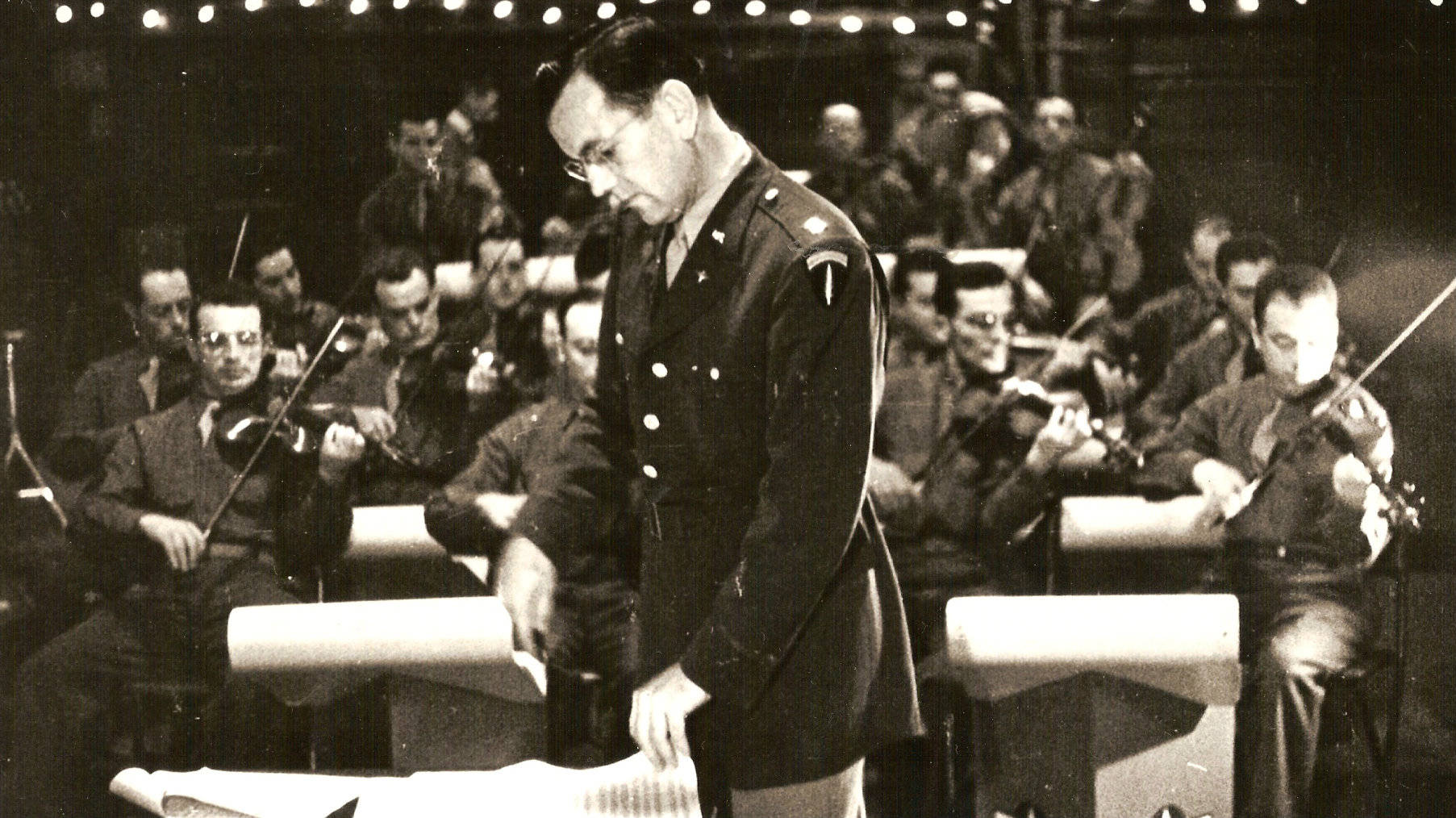 Glenn Miller, orchestra, conductor in uniform, HD Desktop Wallpaper
