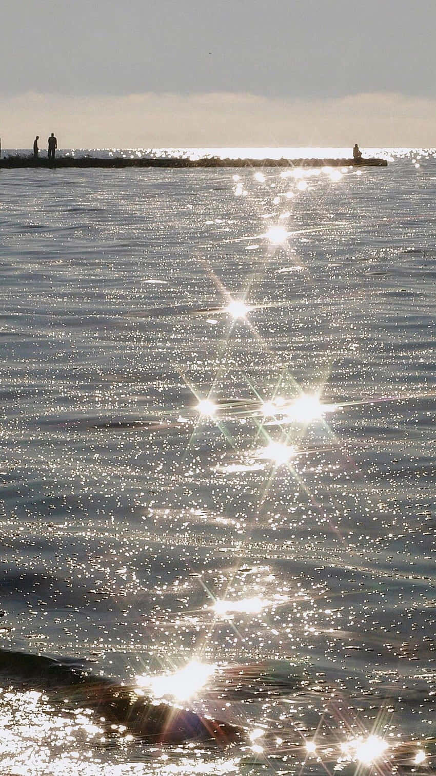 glitter aesthetic tumblr, sunlight glitters, calm sea, HD Phone Wallpaper