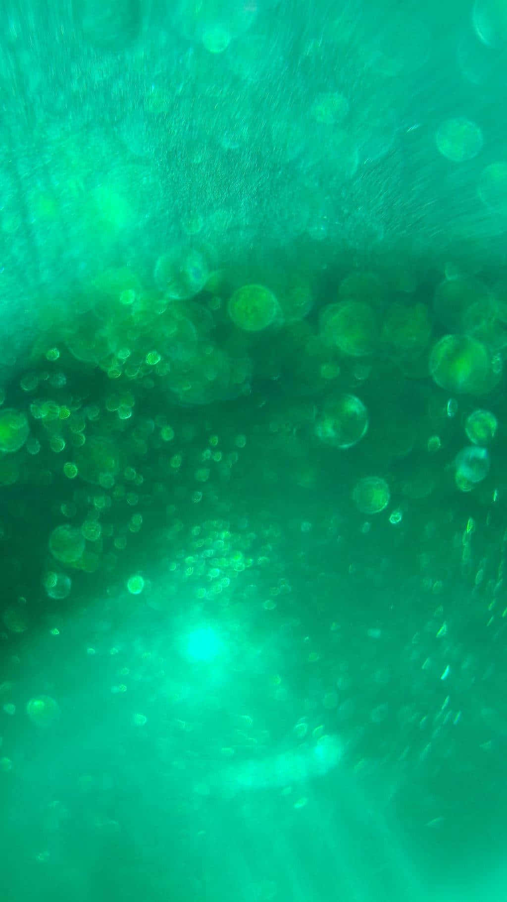 glitter aesthetic tumblr, underwater scene, glowing green bubbles, HD Phone Wallpaper