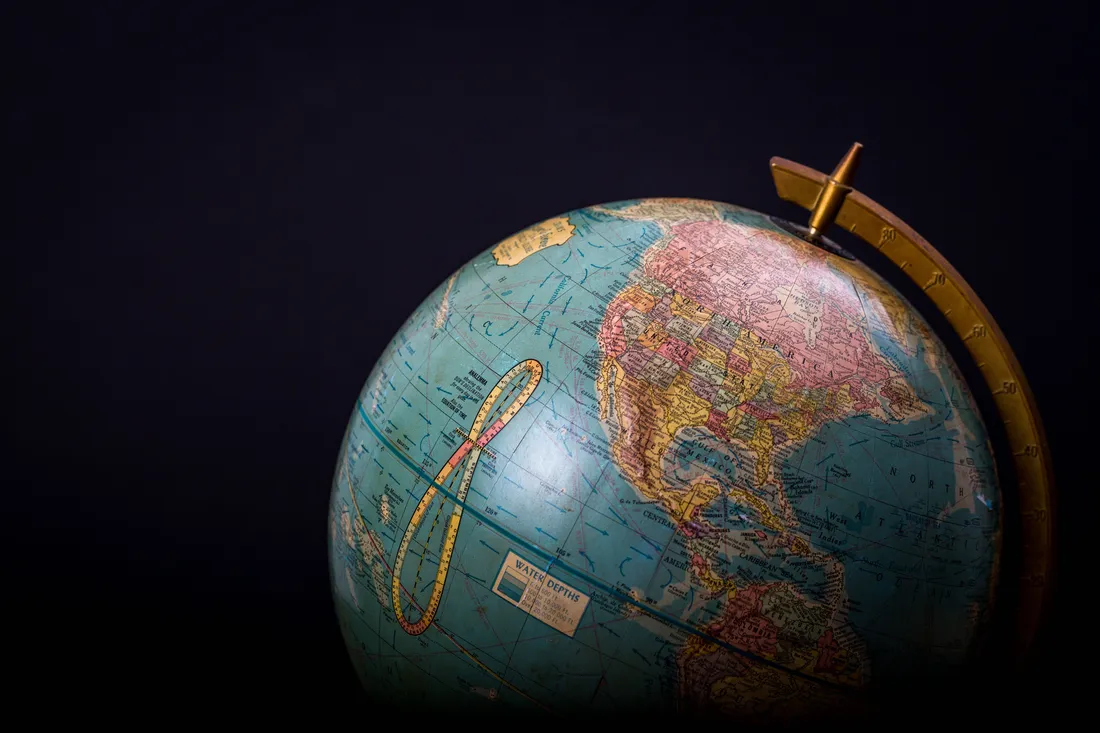 Globe Map