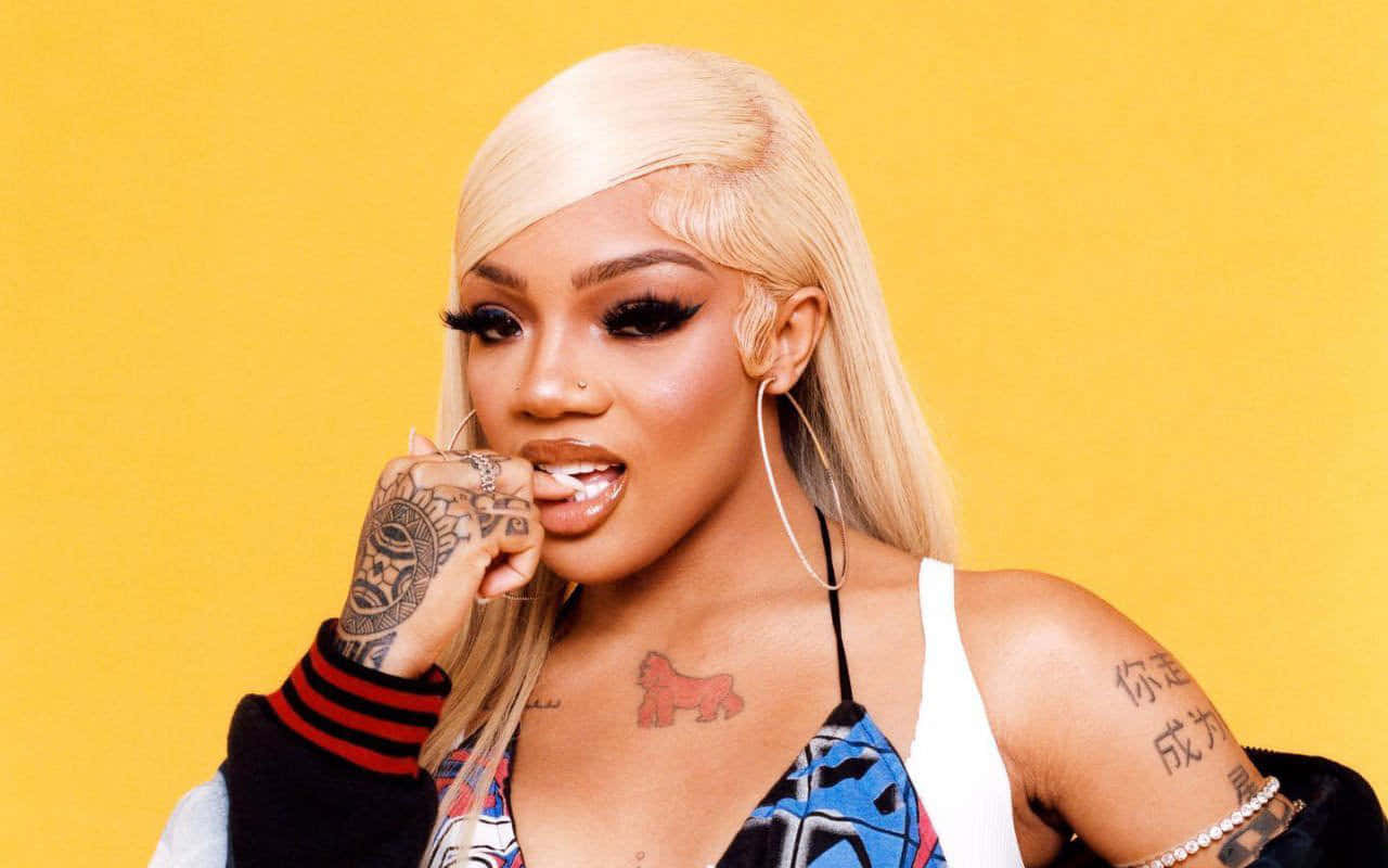 Glorilla, platinum blonde hair, tattoos, HD Desktop Wallpaper