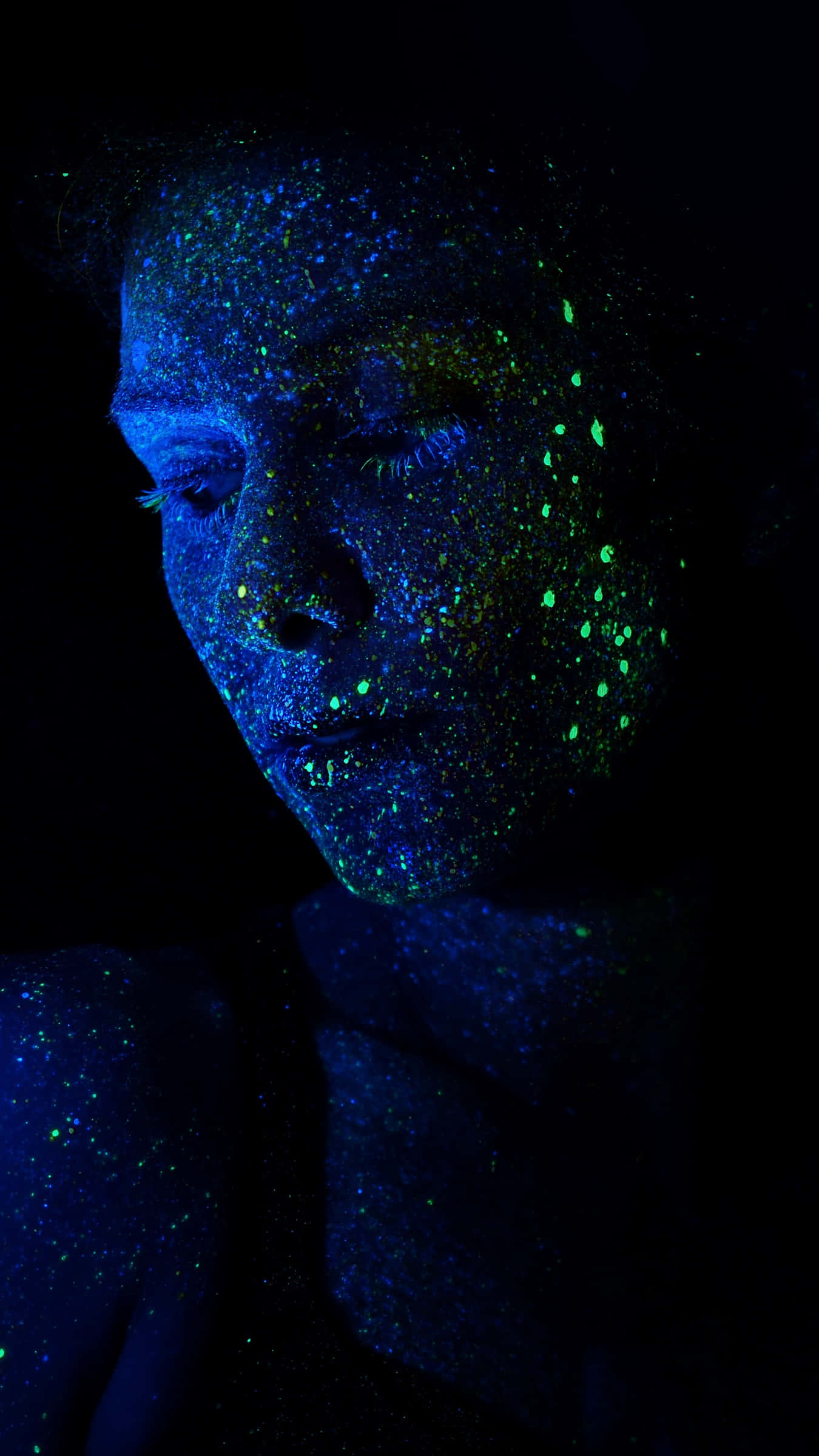 ultraviolet face art, vibrant blue and green glitter, blacklight, Full HD Phone Wallpaper