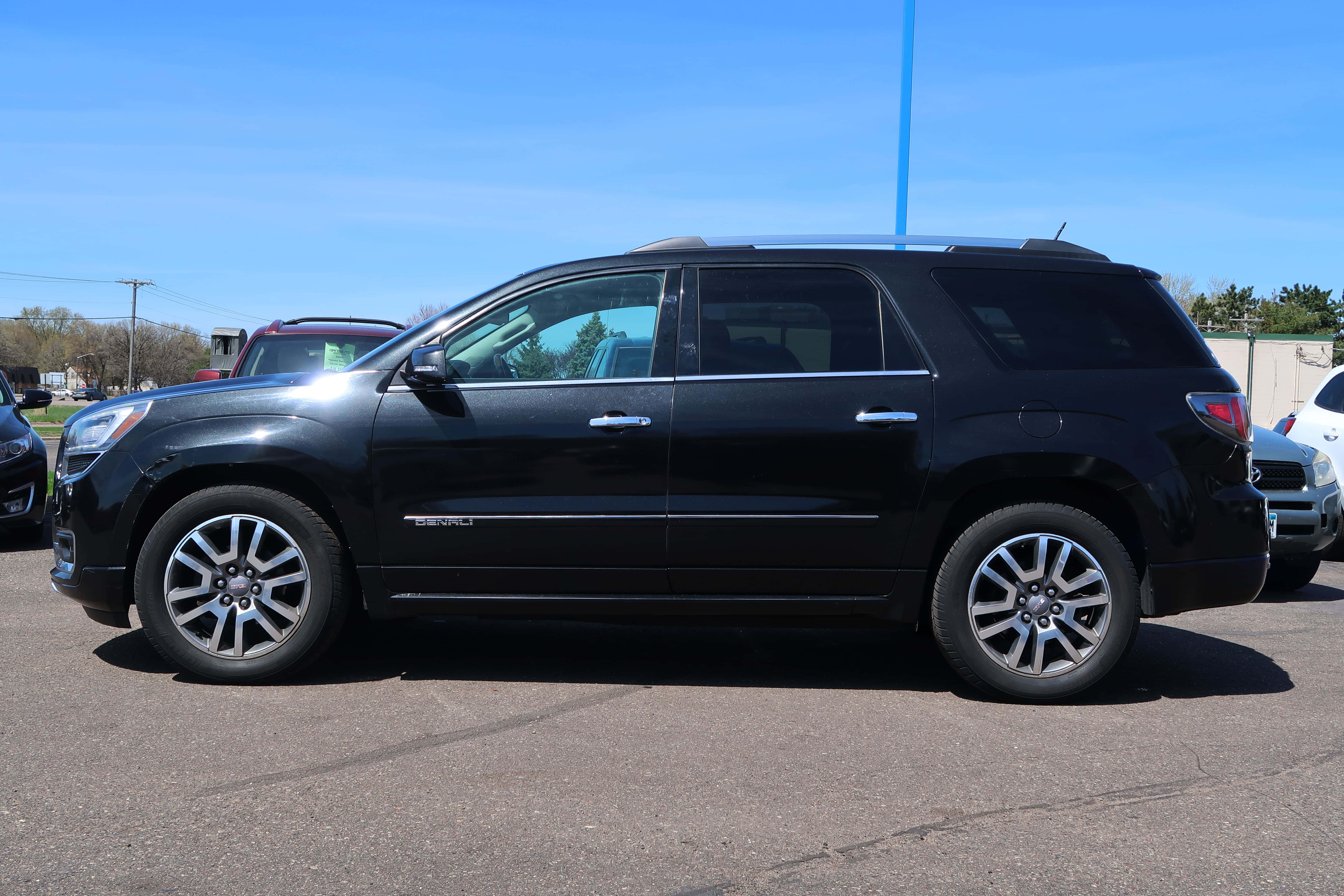 GMC Acadia, black, sunny lot, 5K Desktop Wallpaper