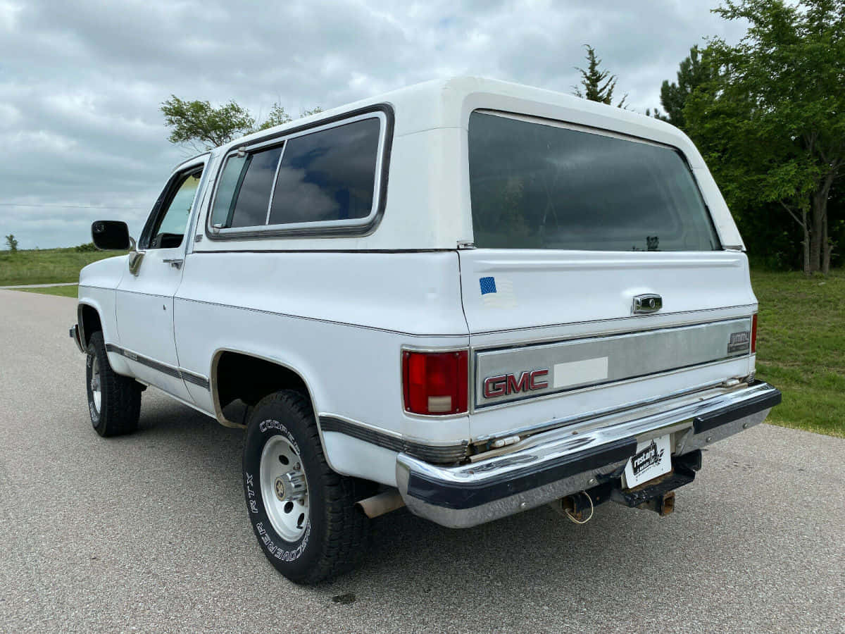 GMC Jimmy, white, camper shell, SD Desktop Wallpaper