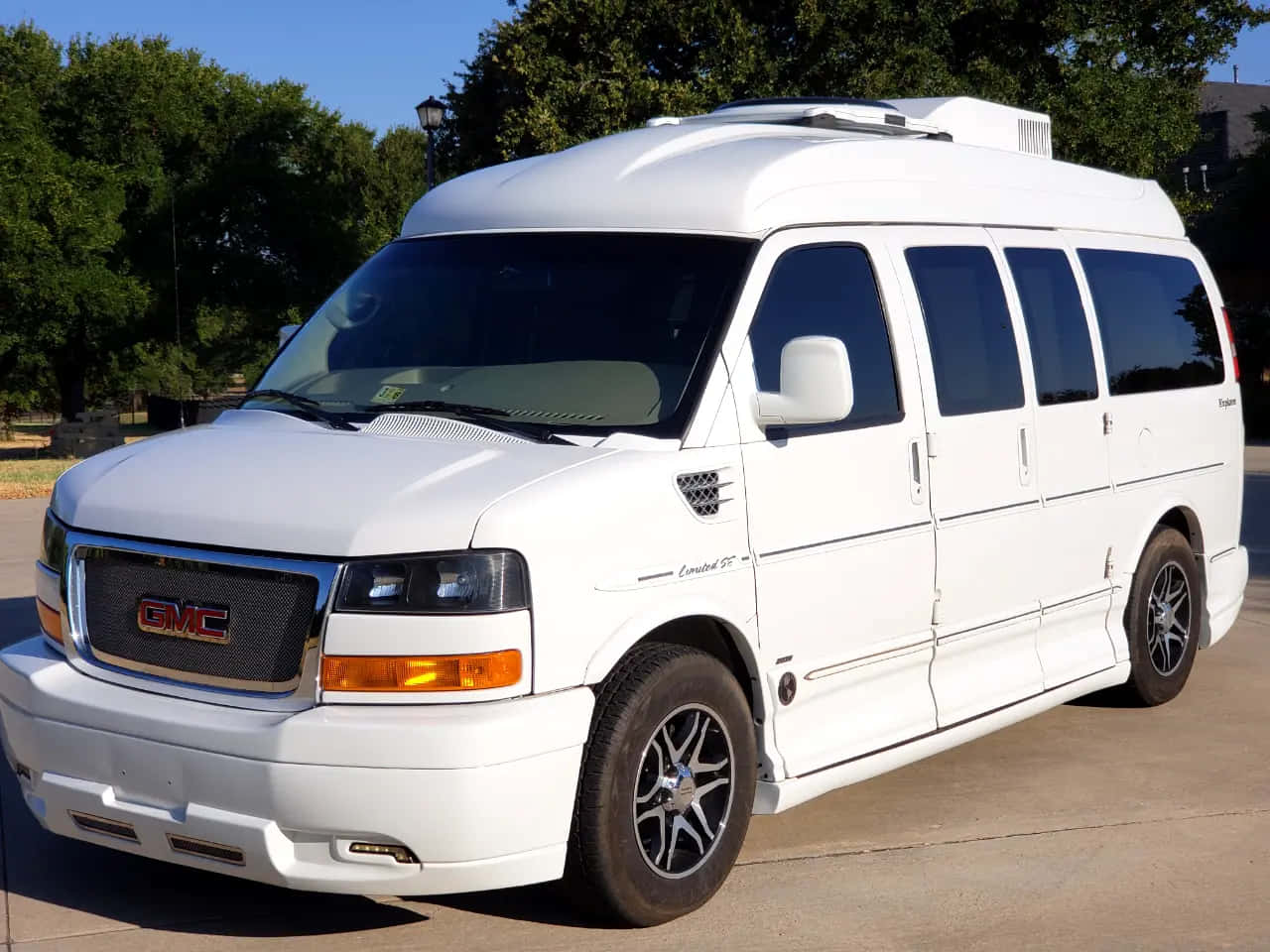 GMC Savana, pristine white, sunny day, HD Desktop Wallpaper