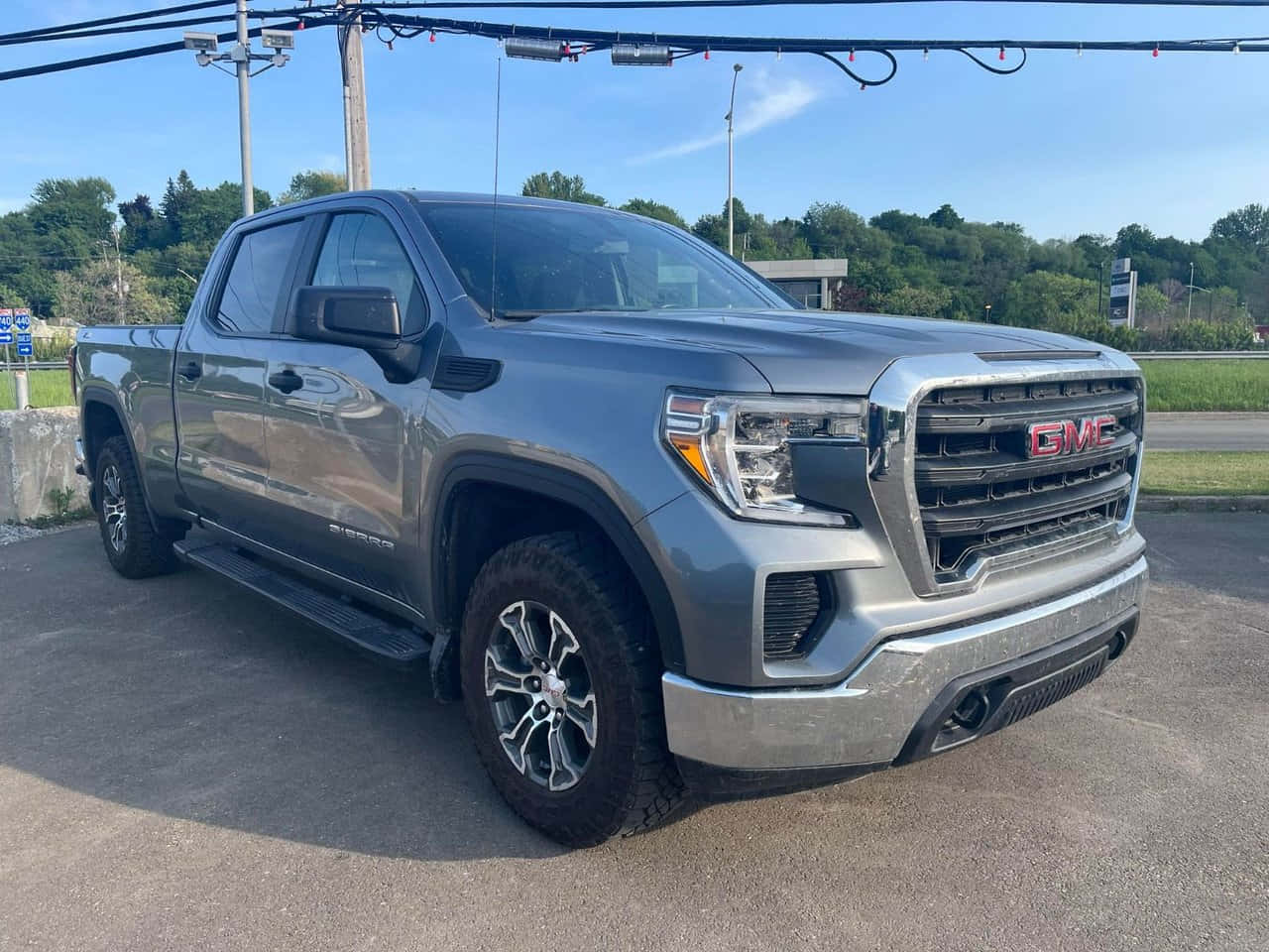 2022 GMC Sierra 1500, silver, clear blue sky, HD Desktop Wallpaper