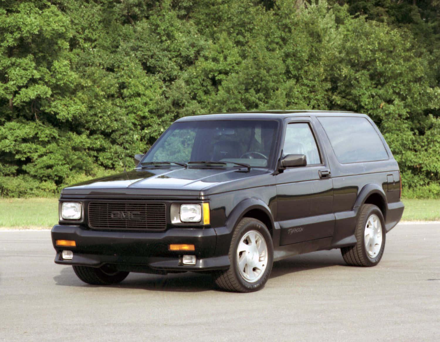 GMC Typhoon, black, pavement, HD Desktop Wallpaper