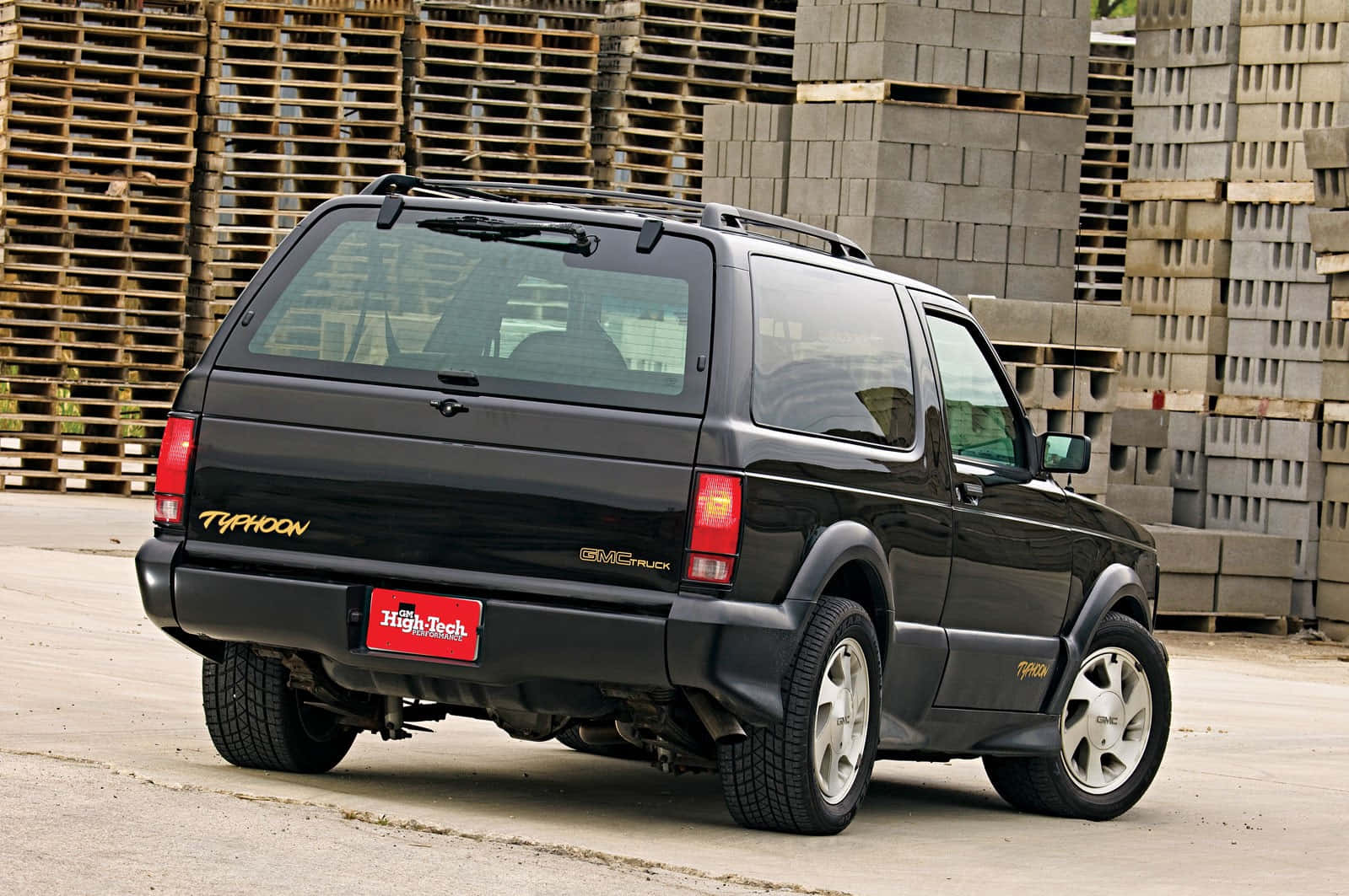 GMC Typhoon, black, concrete, HD Desktop Wallpaper