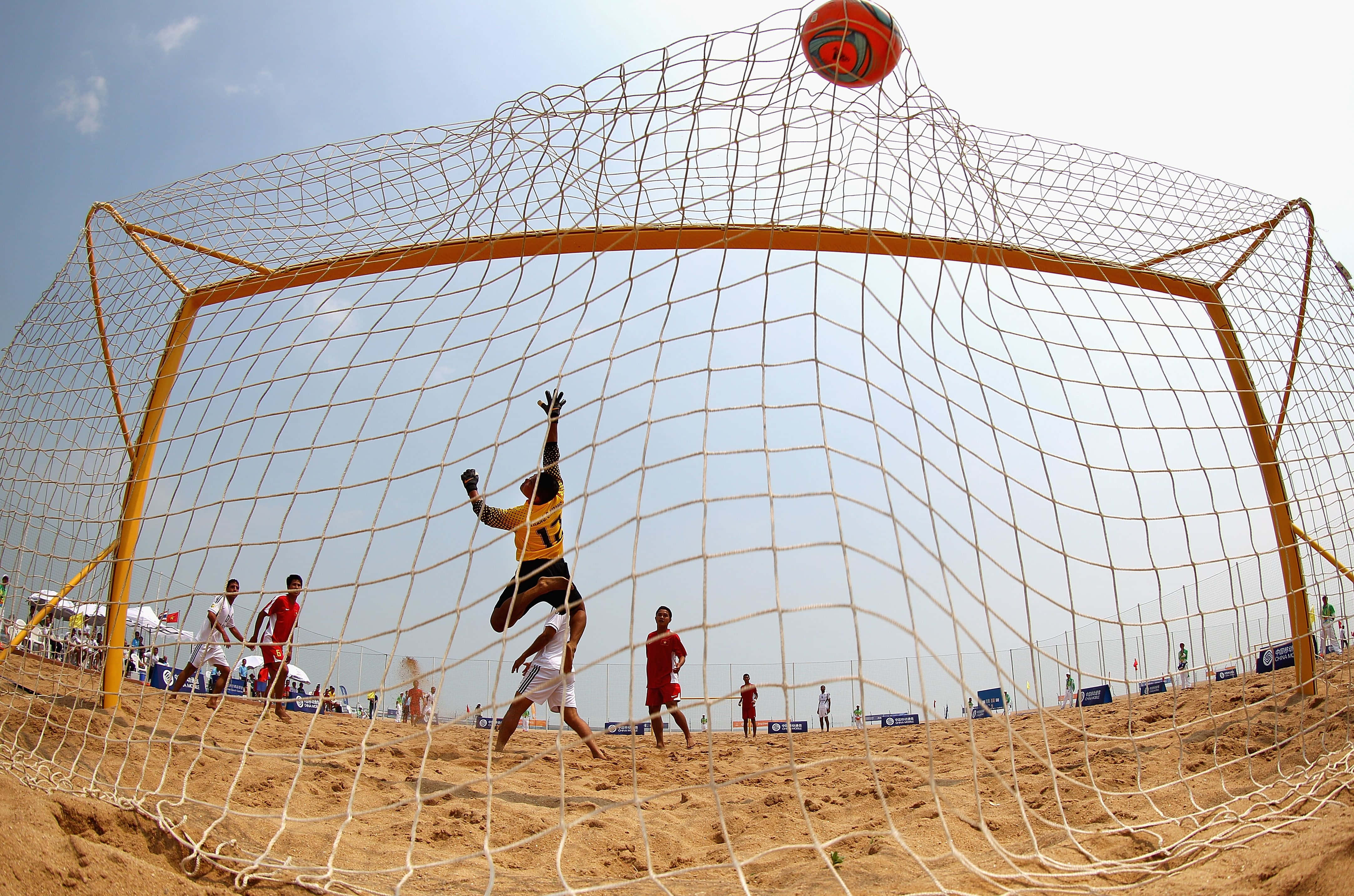 beach soccer goalkeeper, leap, sandy field, 4K Desktop Wallpaper