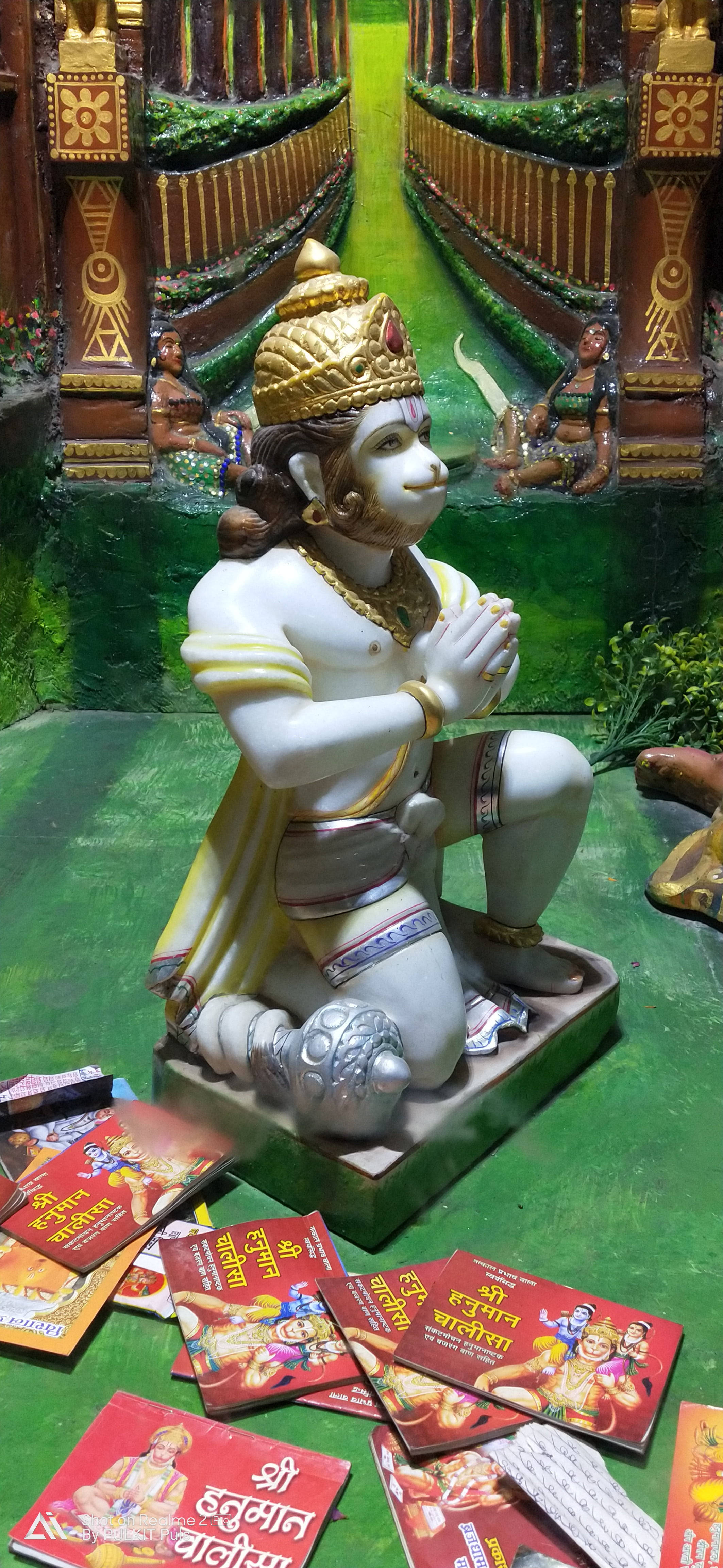 Hanuman, kneeling prayer pose, Hindu religious books, 4K Phone Wallpaper
