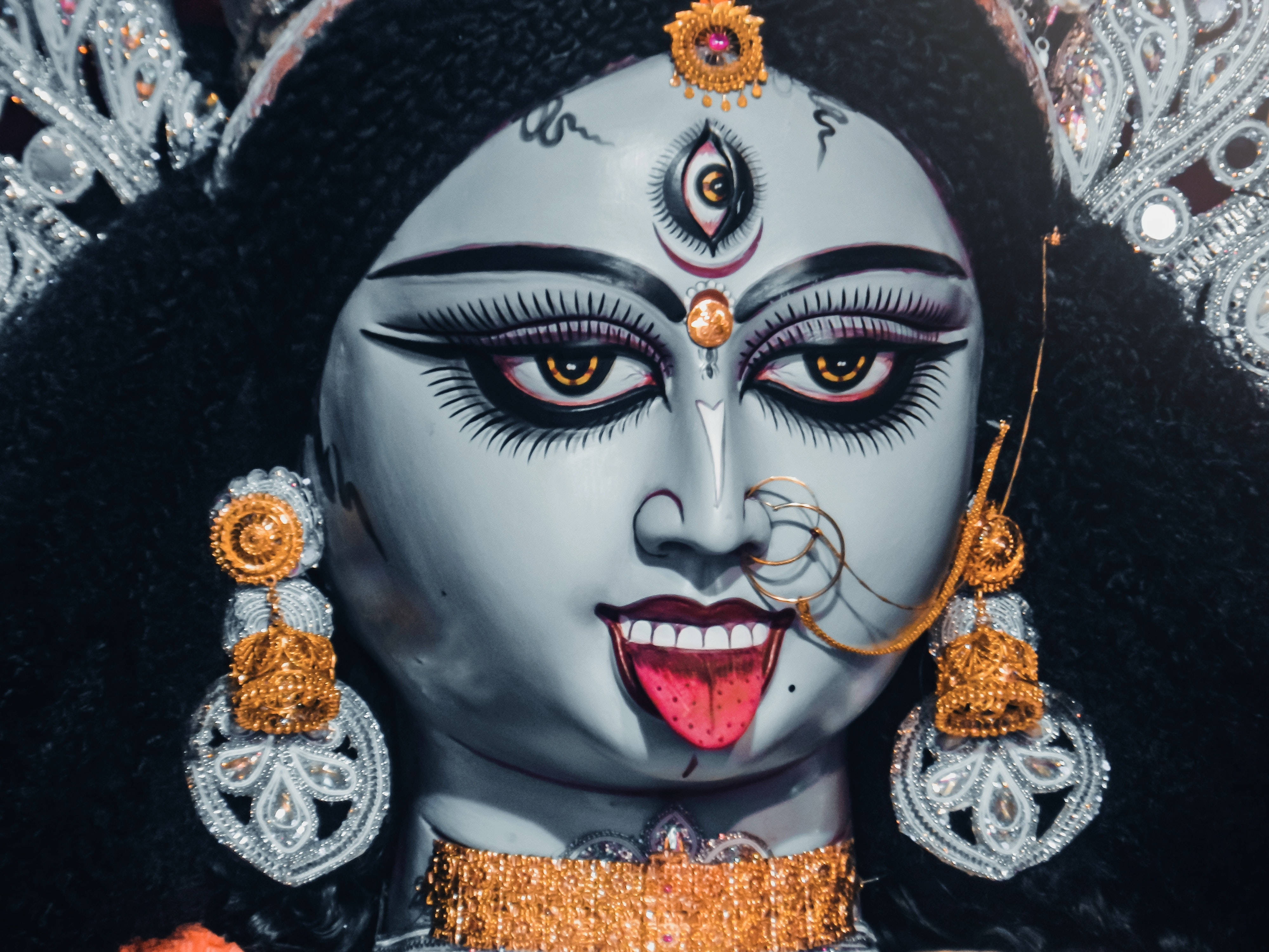 Goddess Kali, golden accessories, silver jewelry, 4K Desktop Wallpaper
