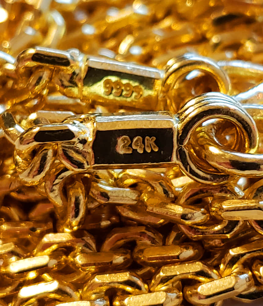 24K gold chains, engraved purity marks, luxurious golden links, SD Phone Wallpaper