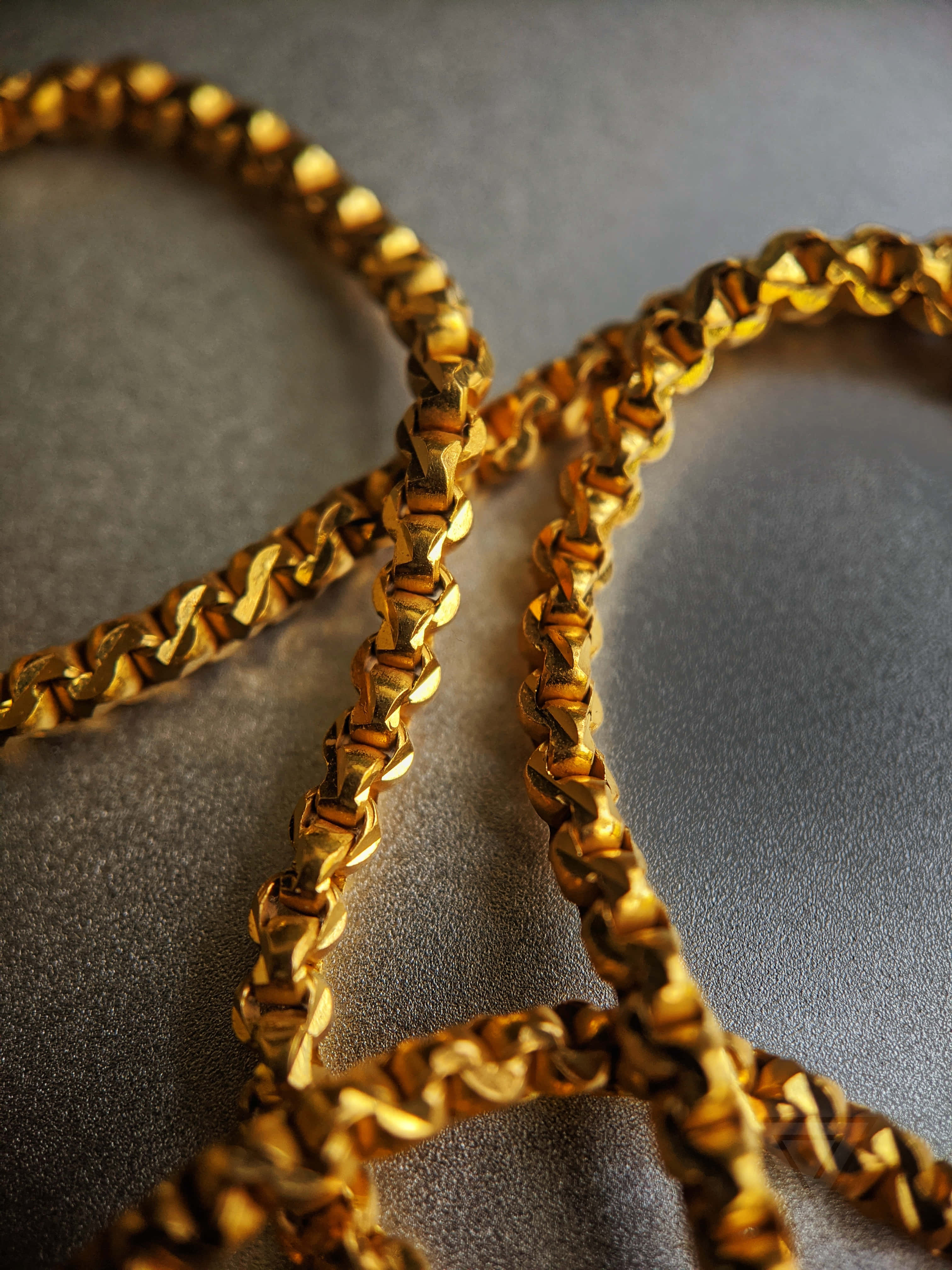 gold chain, silver surface, textured gray surface, 4K Phone Wallpaper