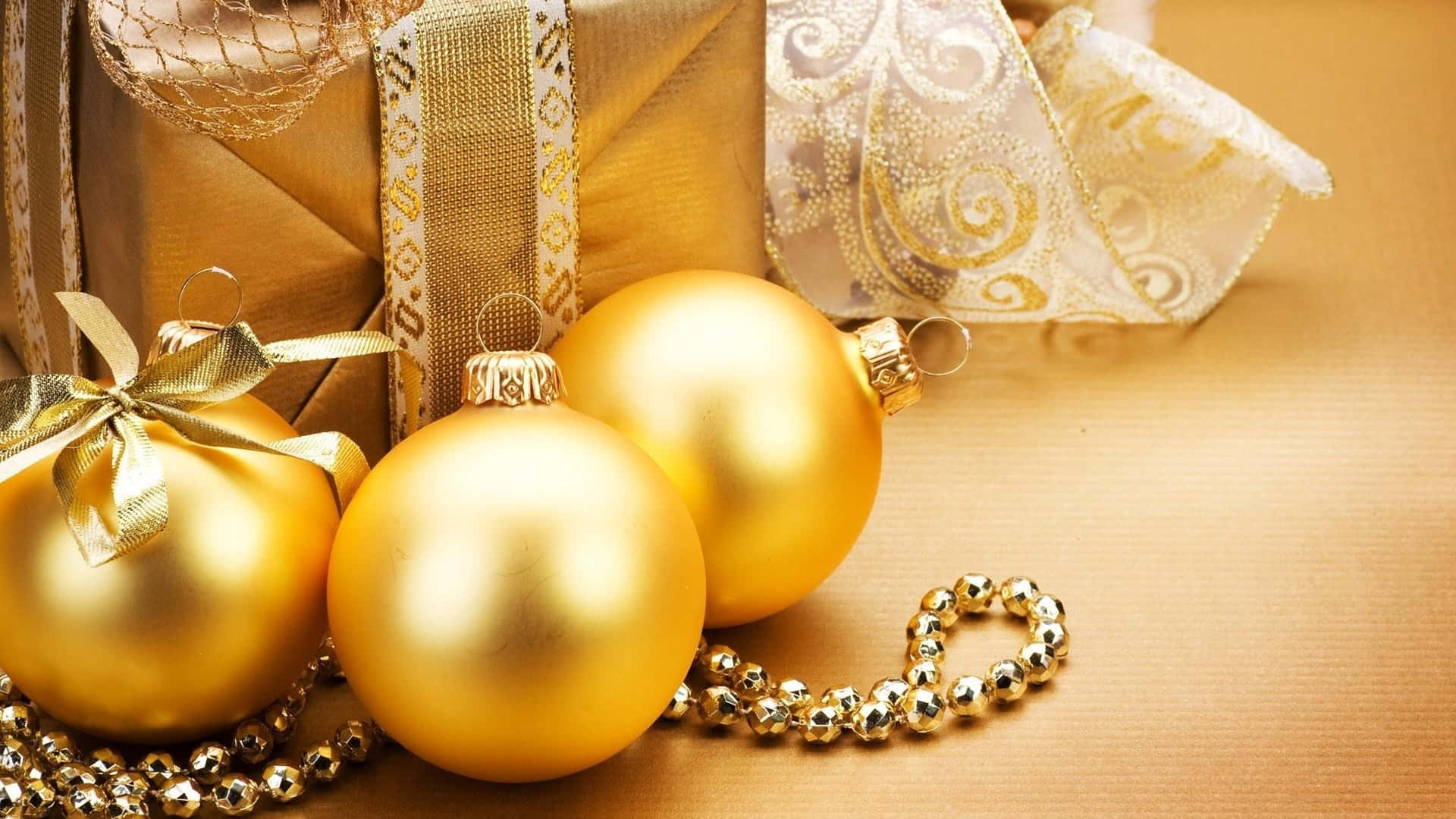Gold Christmas, shiny gold ornaments, beaded garlands, Full HD Desktop Wallpaper