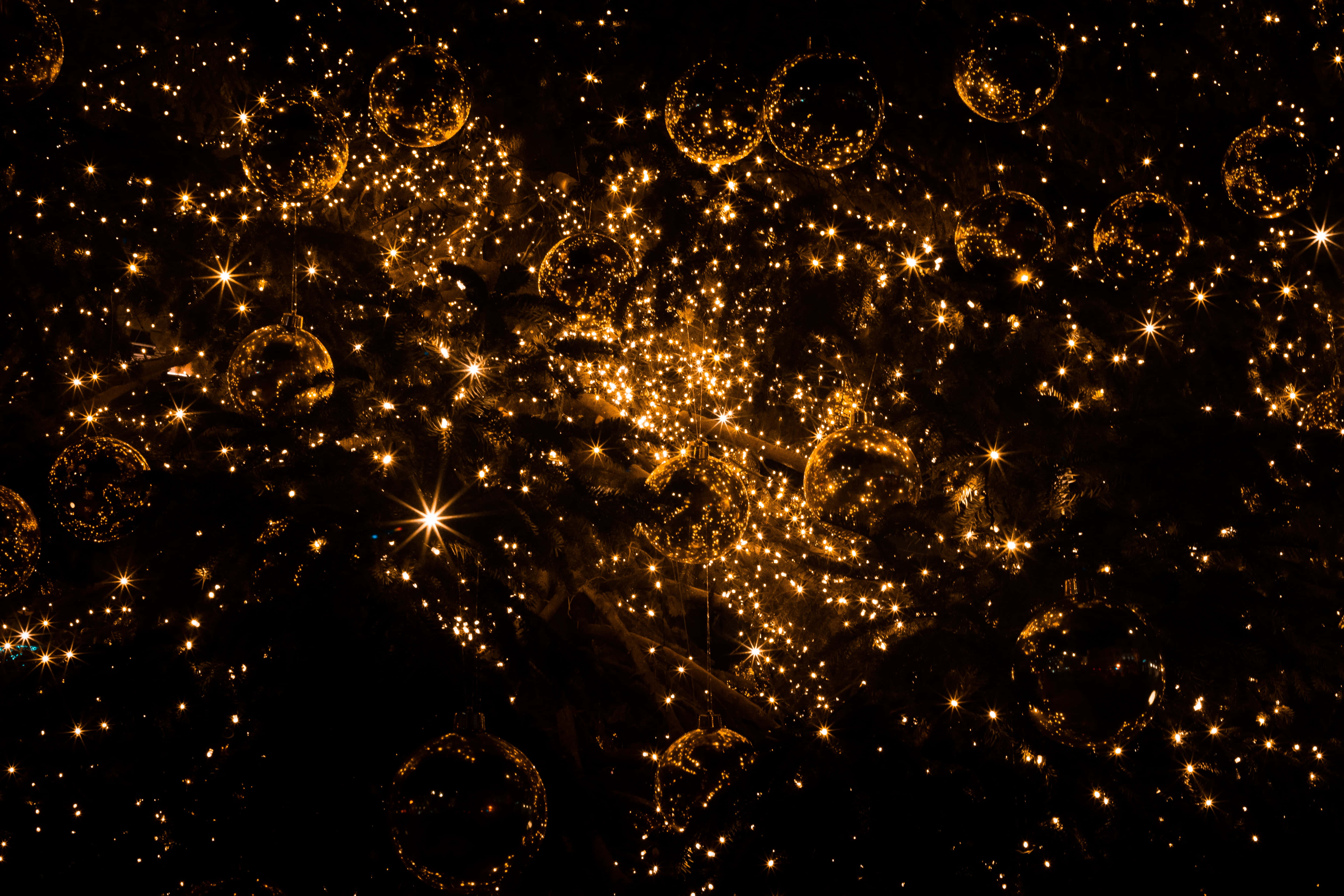Gold Christmas, Golden Christmas ornaments, twinkling lights, 5K Desktop Wallpaper
