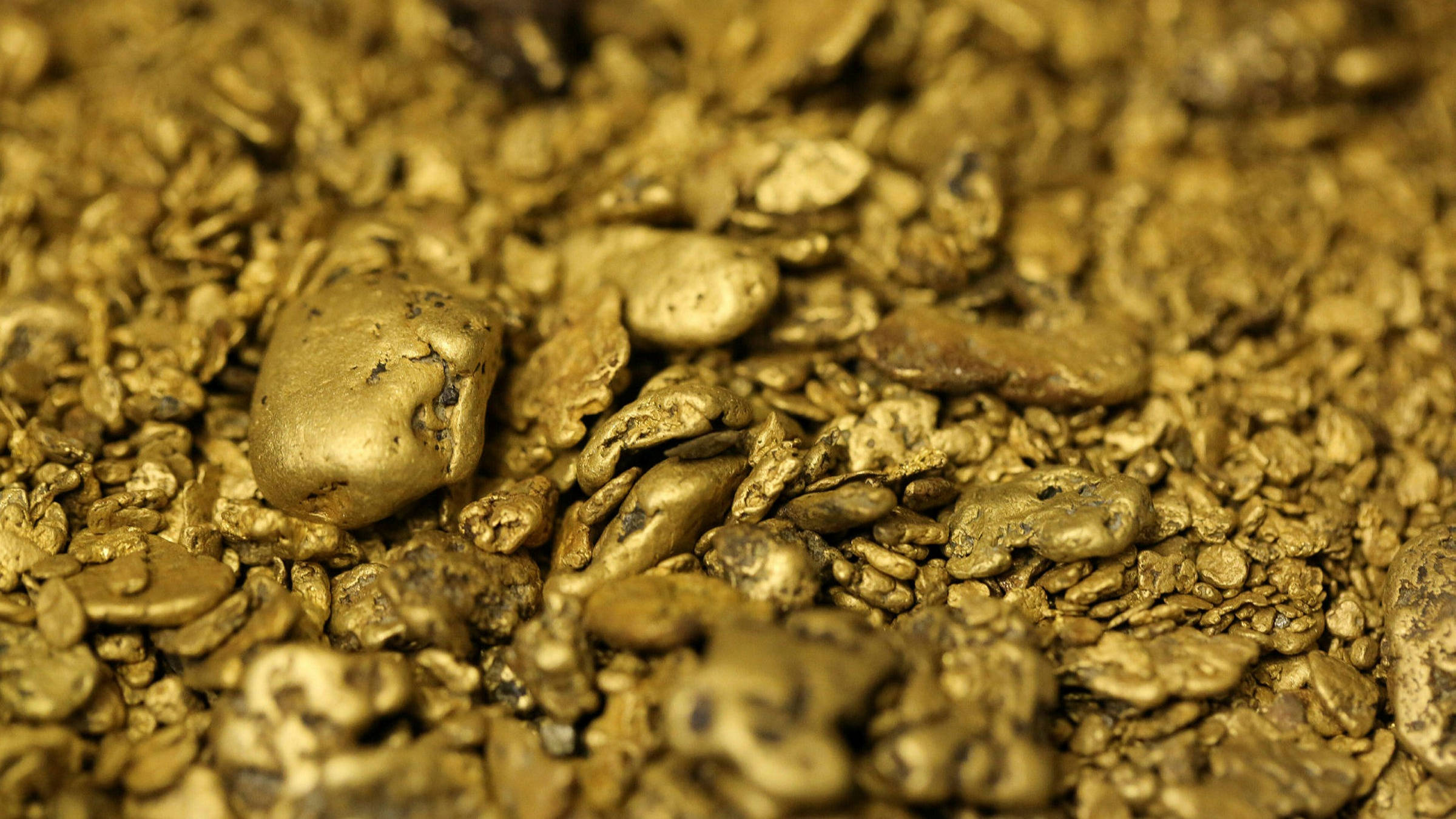 gold nuggets, gold flakes, warm light, Full HD Desktop Wallpaper