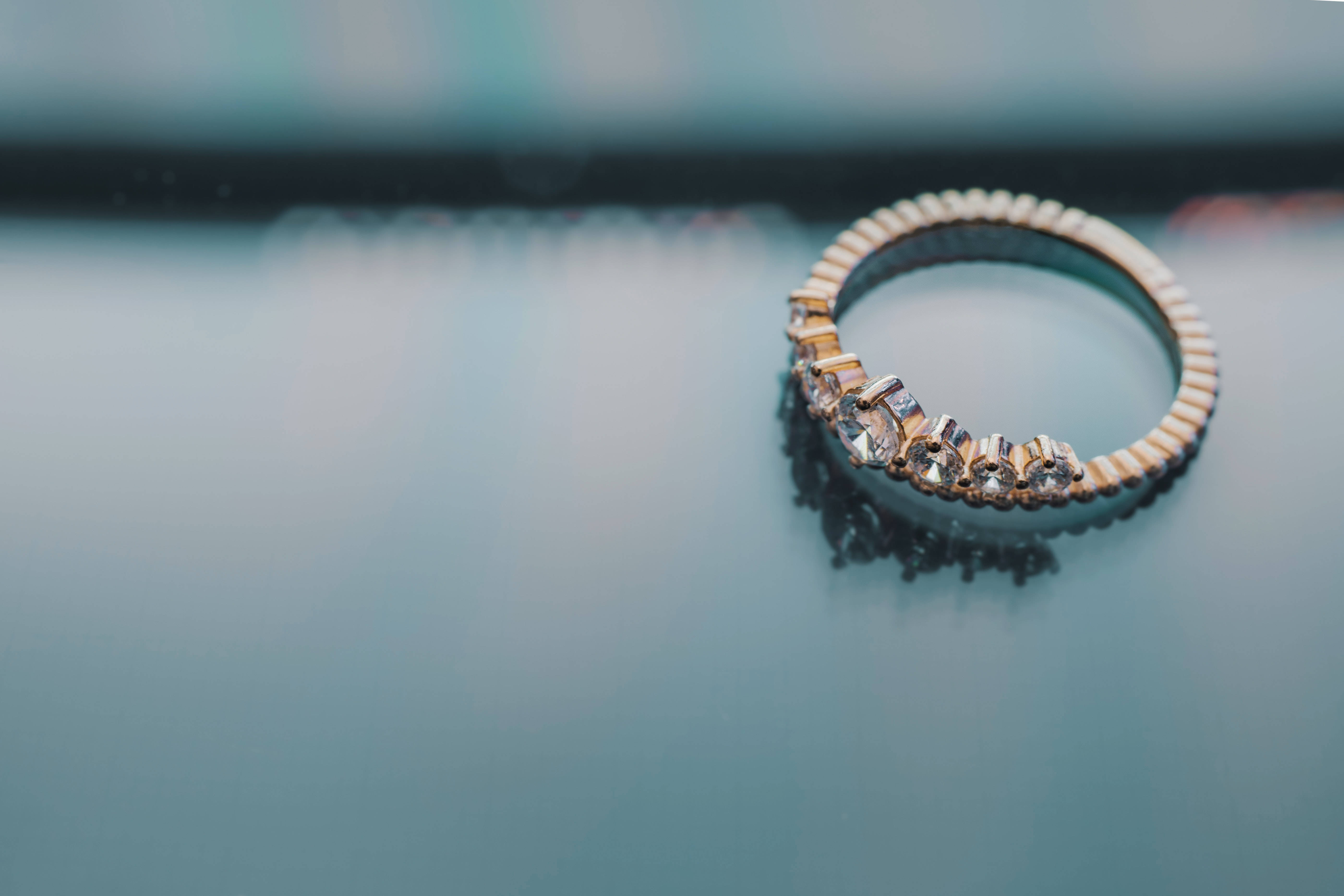 gold jewellery engagement ring, delicate gold ring, sparkling stones, 5K Desktop Wallpaper