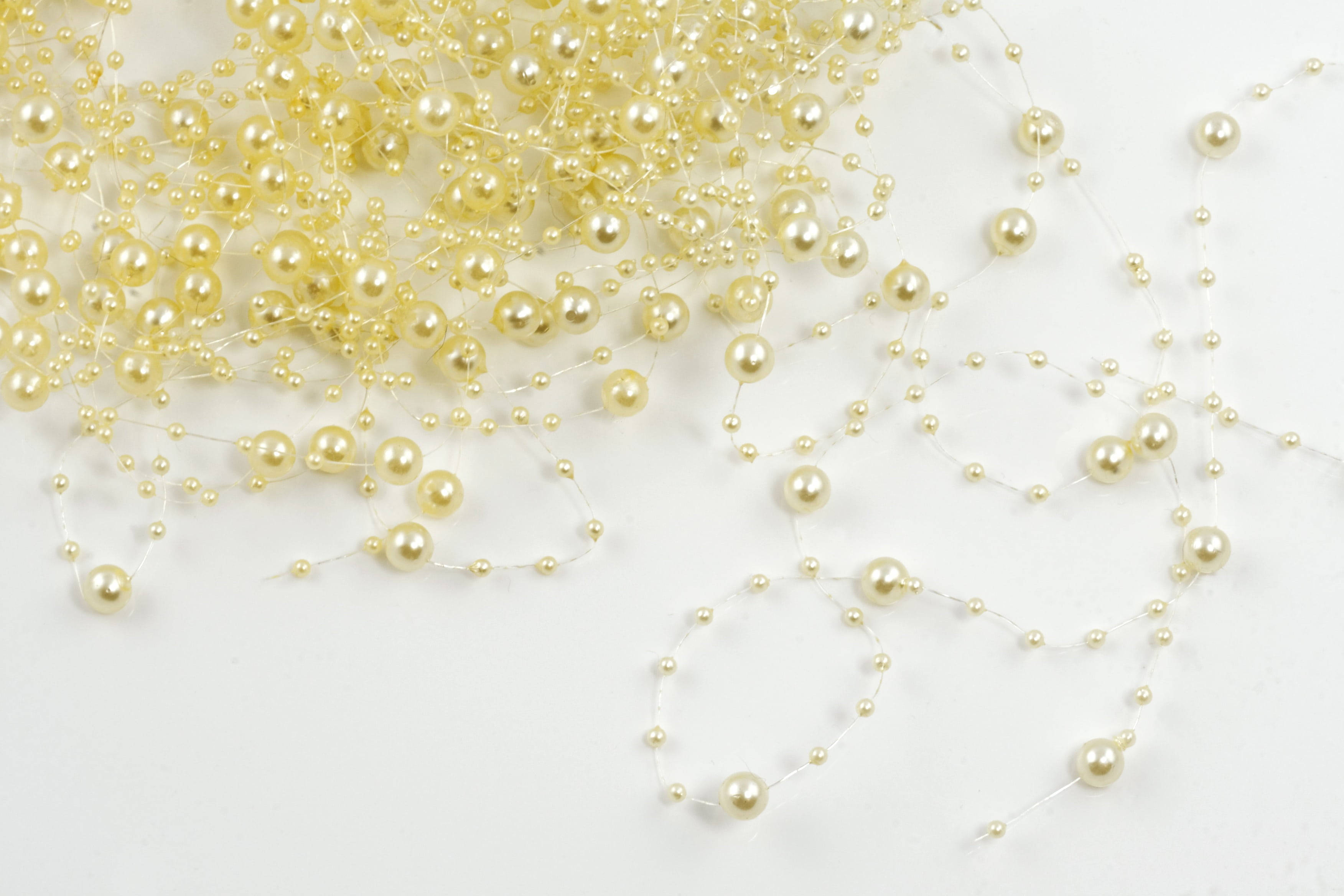 beaded gold jewellery, golden pearl strands, beads, 2K Desktop Wallpaper