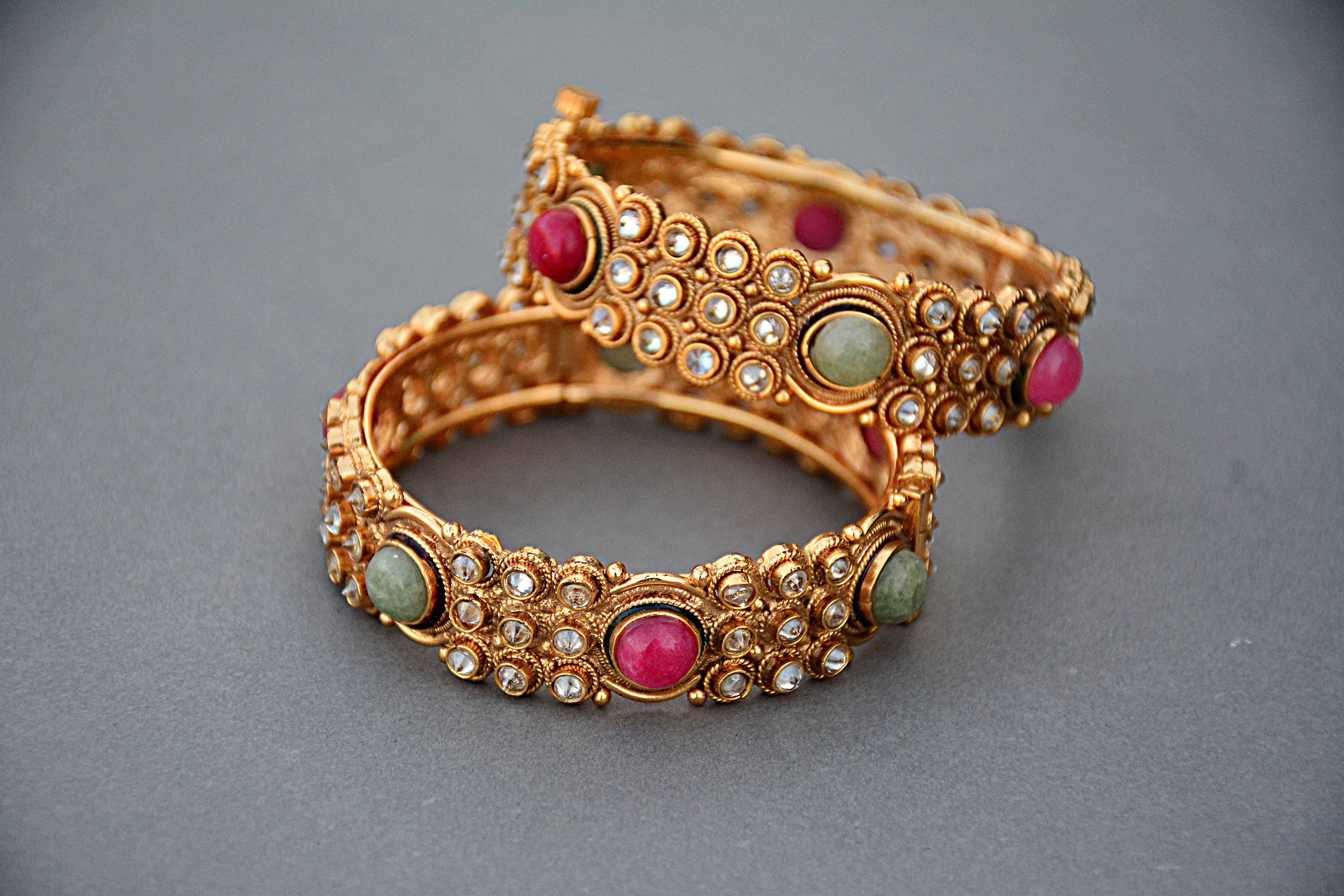 gold jewellery bracelet, pink rubies, green jade stones, 4K Desktop Wallpaper