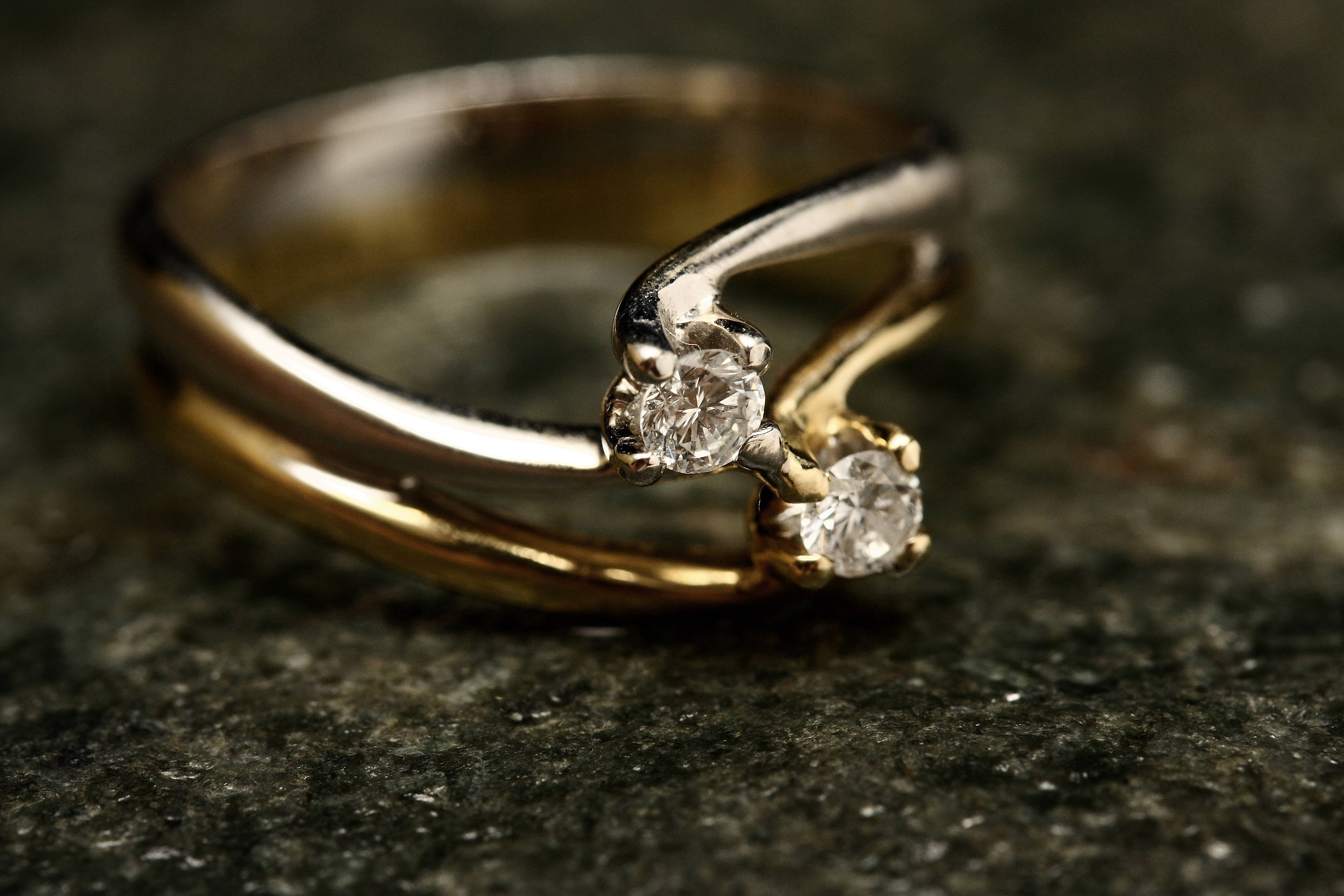 gold jewellery, two diamonds, gold and silver diamond ring, 4K Desktop Wallpaper