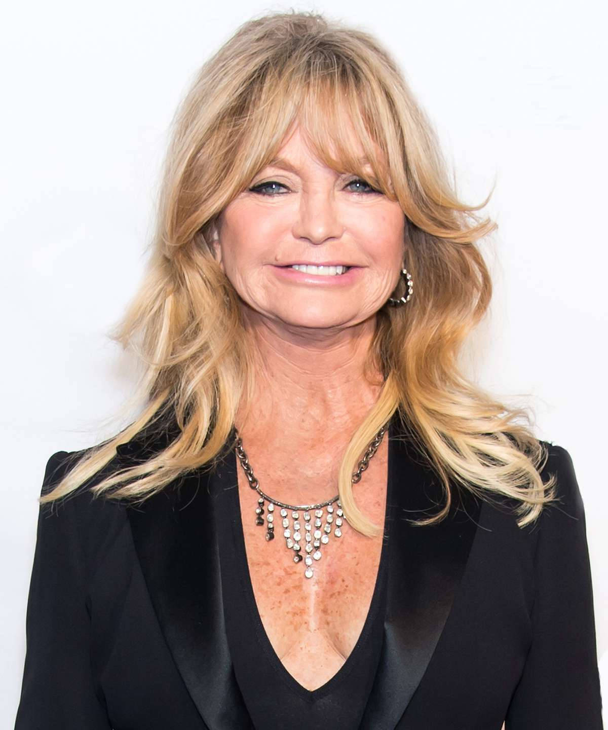 Goldie Hawn, blonde hair, black blazer, HD Phone Wallpaper