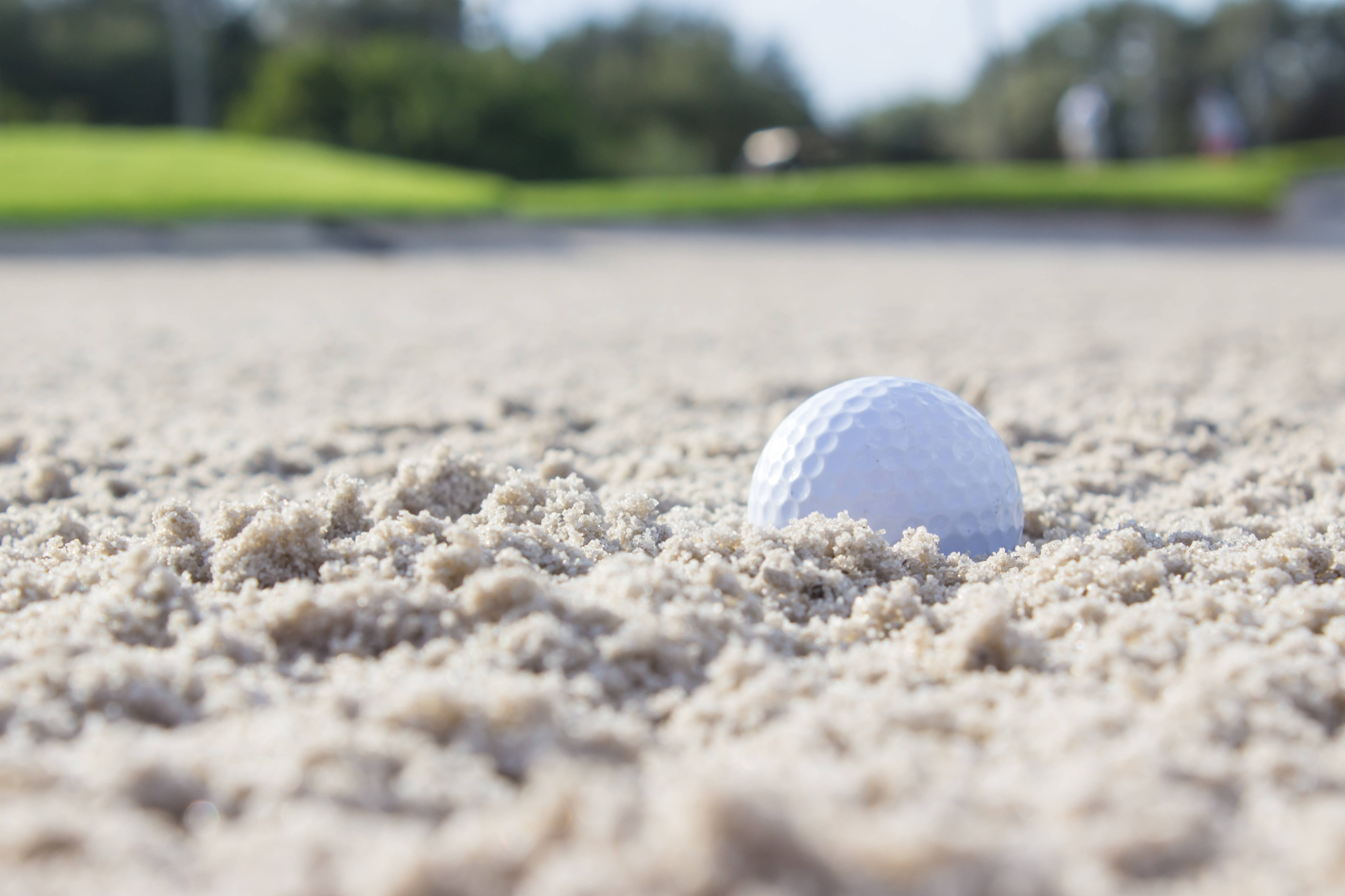 ultra hd golf ball sand, white golf ball, textured sand, 4K Desktop Wallpaper