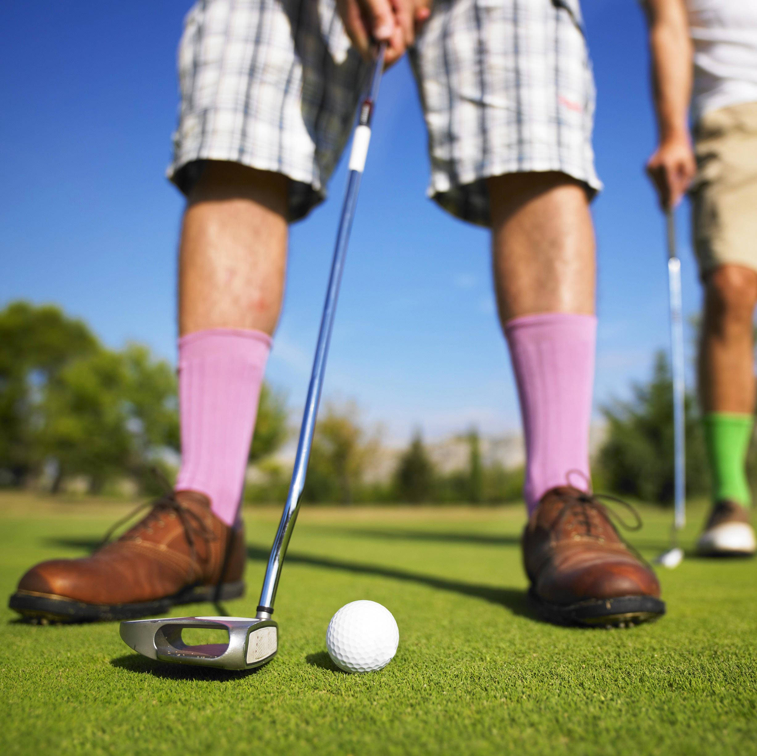 golf player legs, golf course, vibrant green fairway, Full HD Desktop Wallpaper