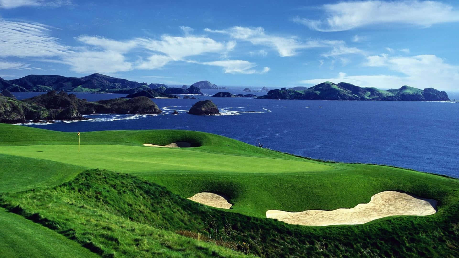 1920x1080 HD Golf, green golf course, deep blue ocean, Full HD Desktop Wallpaper
