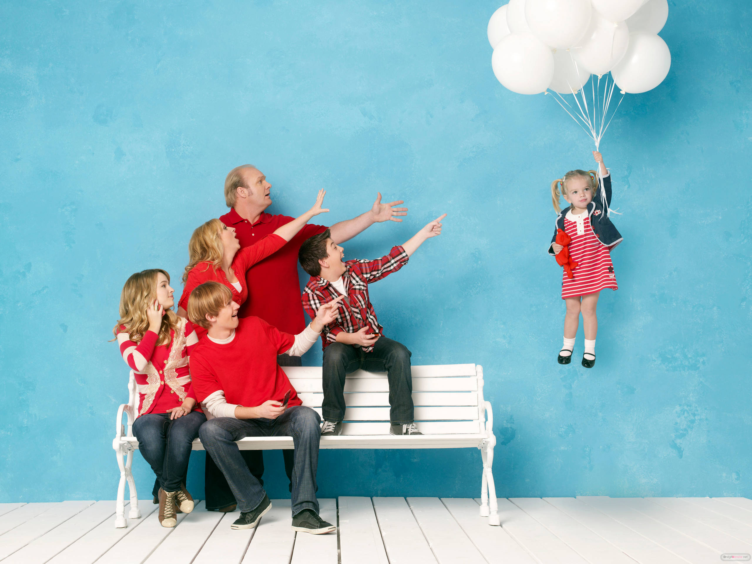 Good Luck Charlie, red outfits, white balloons, 2K Desktop Wallpaper