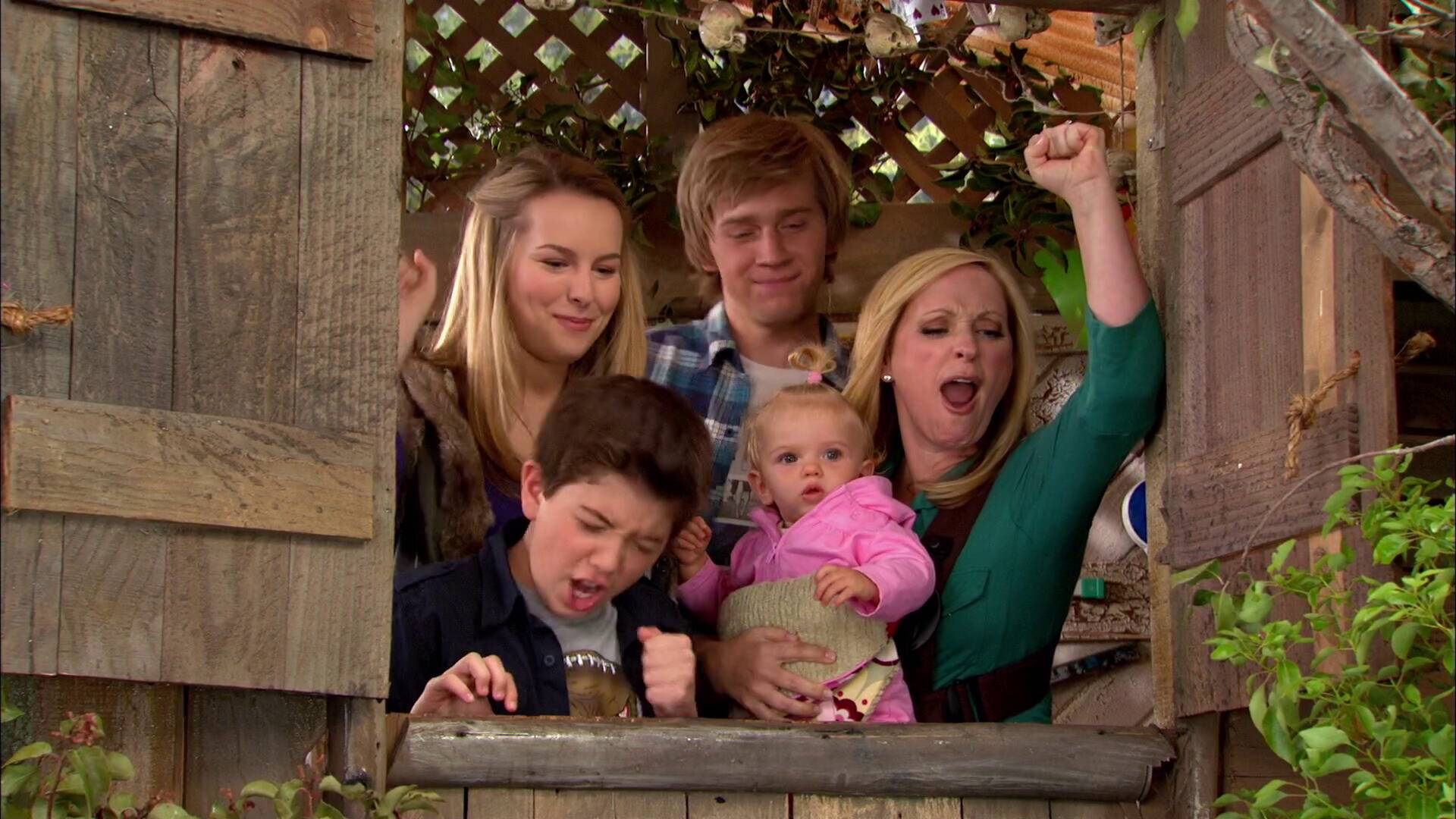 Good Luck Charlie, family of five, rustic wooden window frame, Full HD Desktop Wallpaper