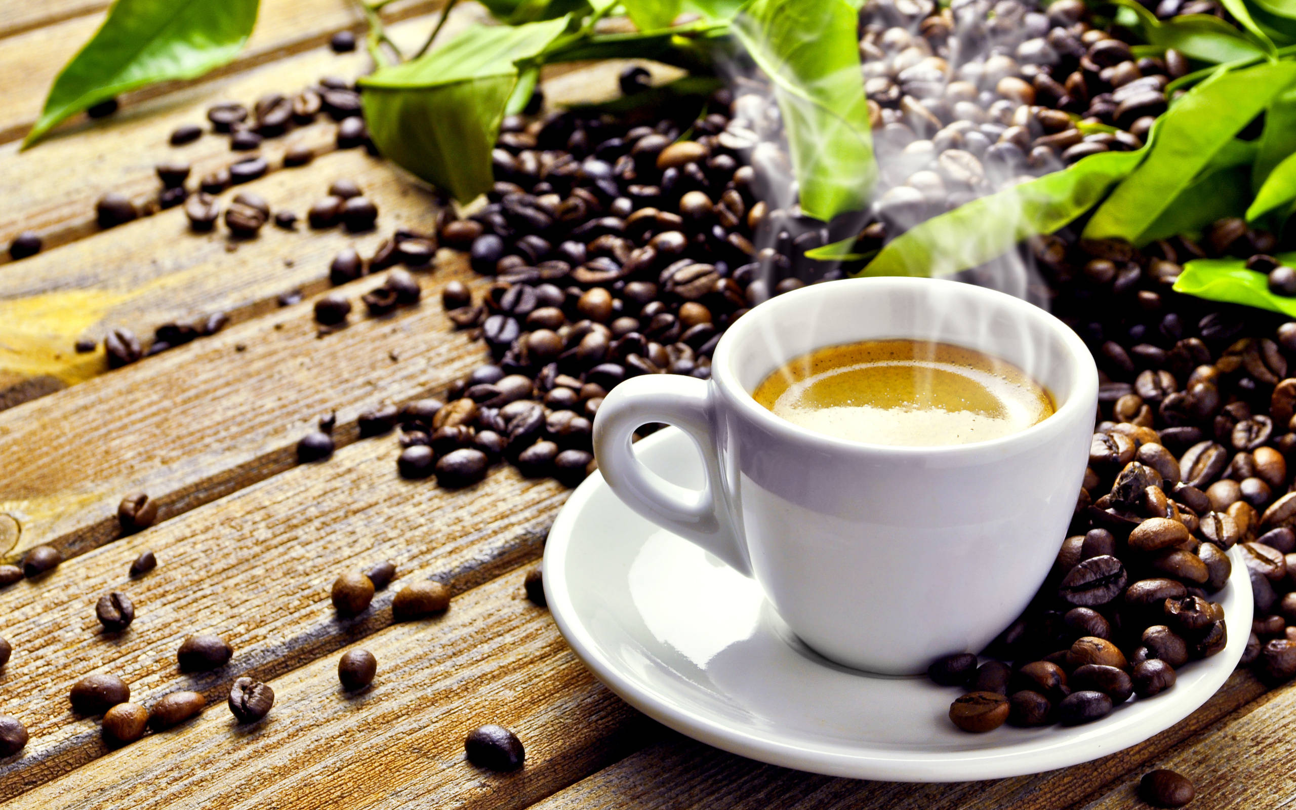 bright morning coffee, steaming white coffee cup, wooden table, 2K Desktop Wallpaper