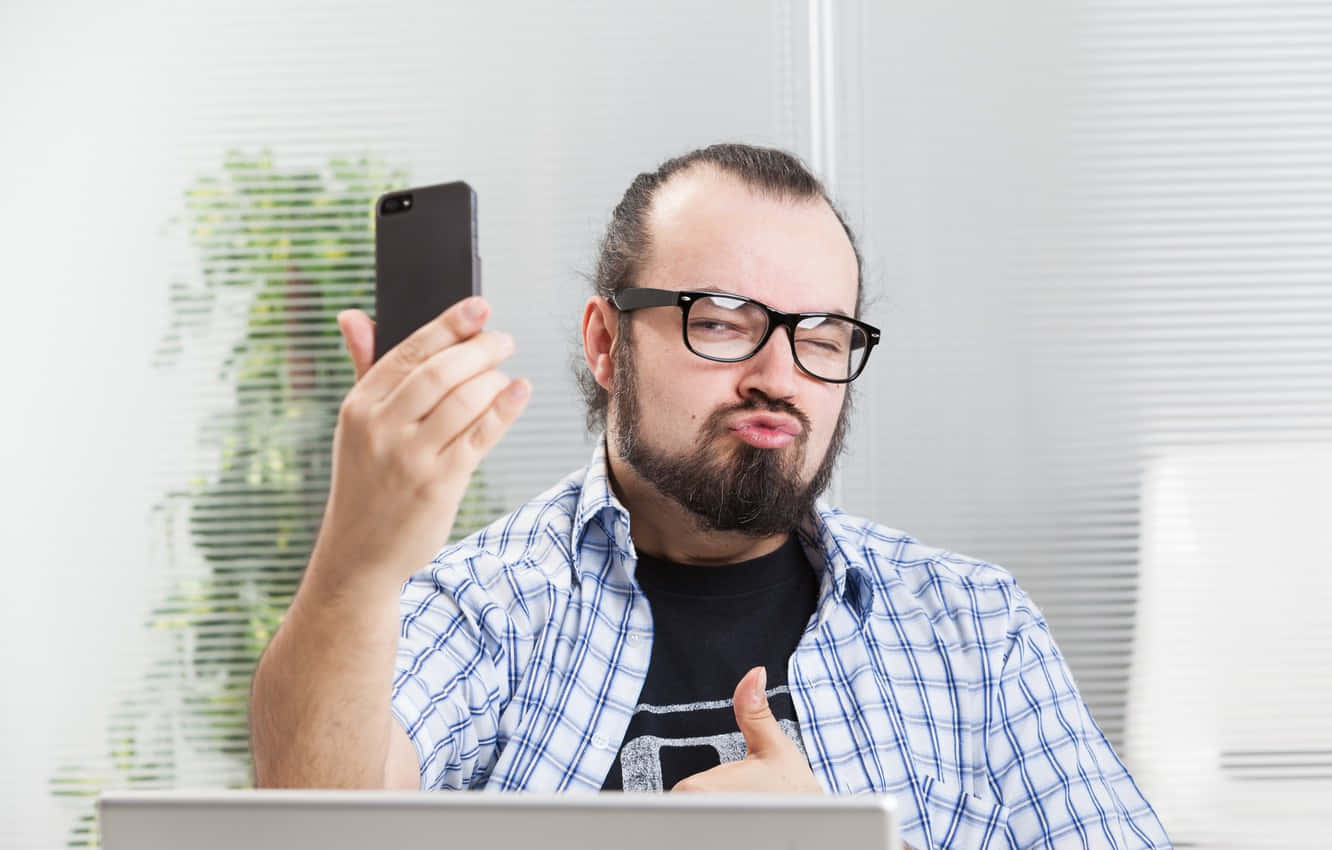 Goofy, selfie, pouty lips, HD Desktop Wallpaper