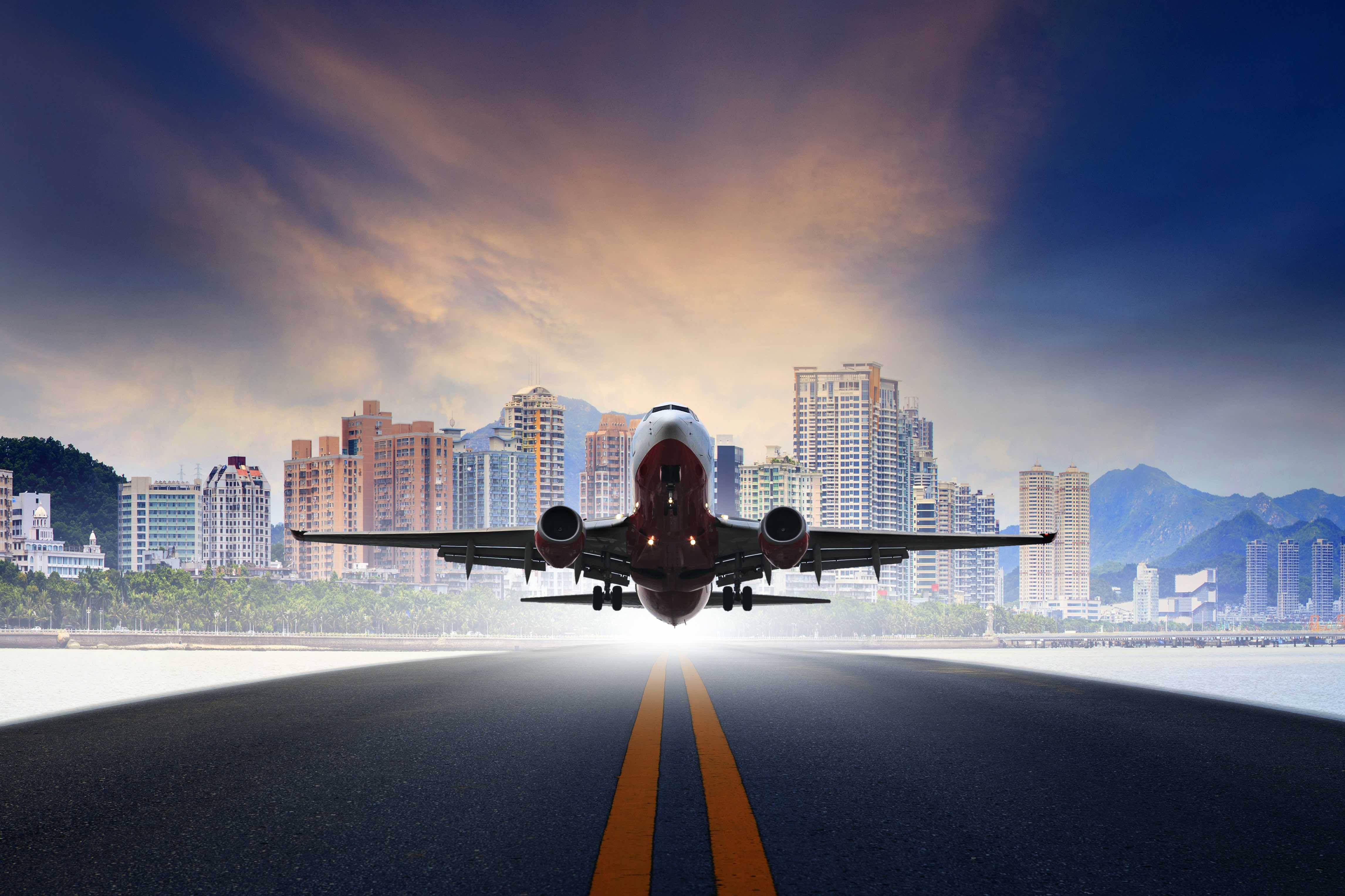 Google Flights, commercial airplane, runway, 4K Desktop Wallpaper