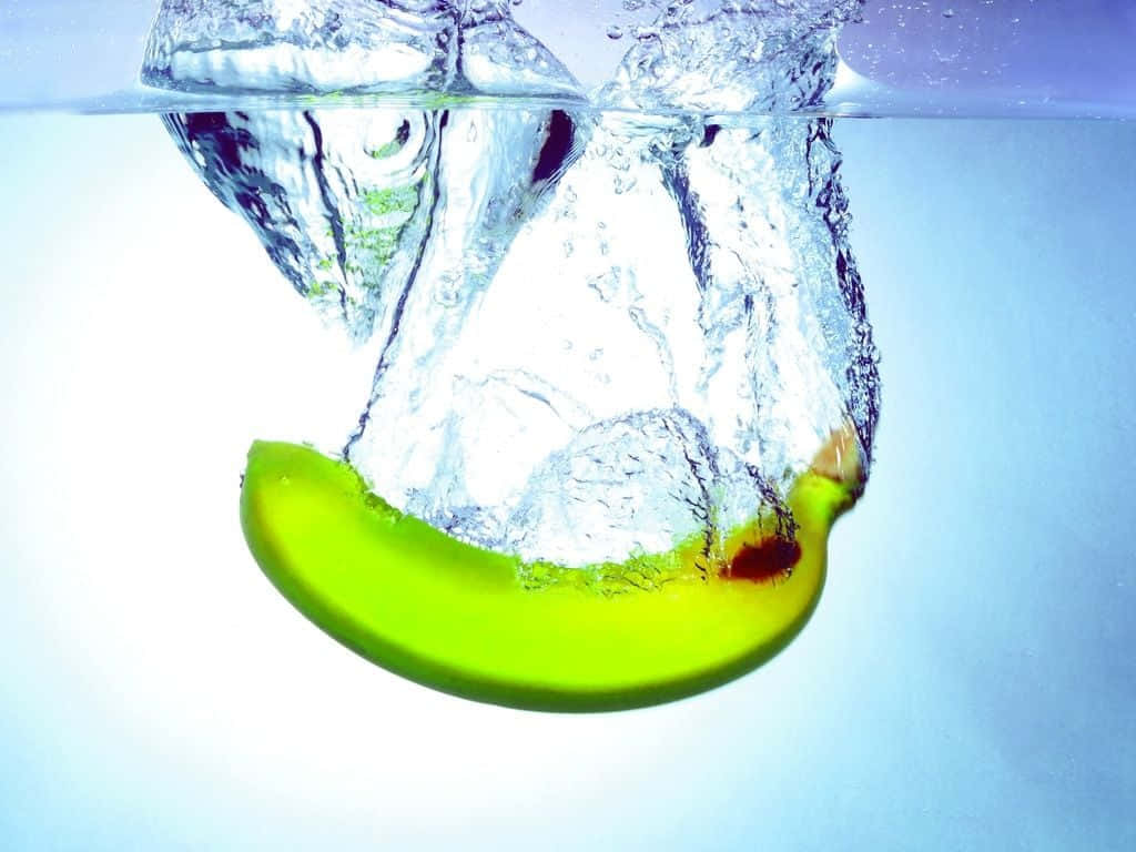 Google Pixel Water, green apple slice, clear water, SD Desktop Wallpaper