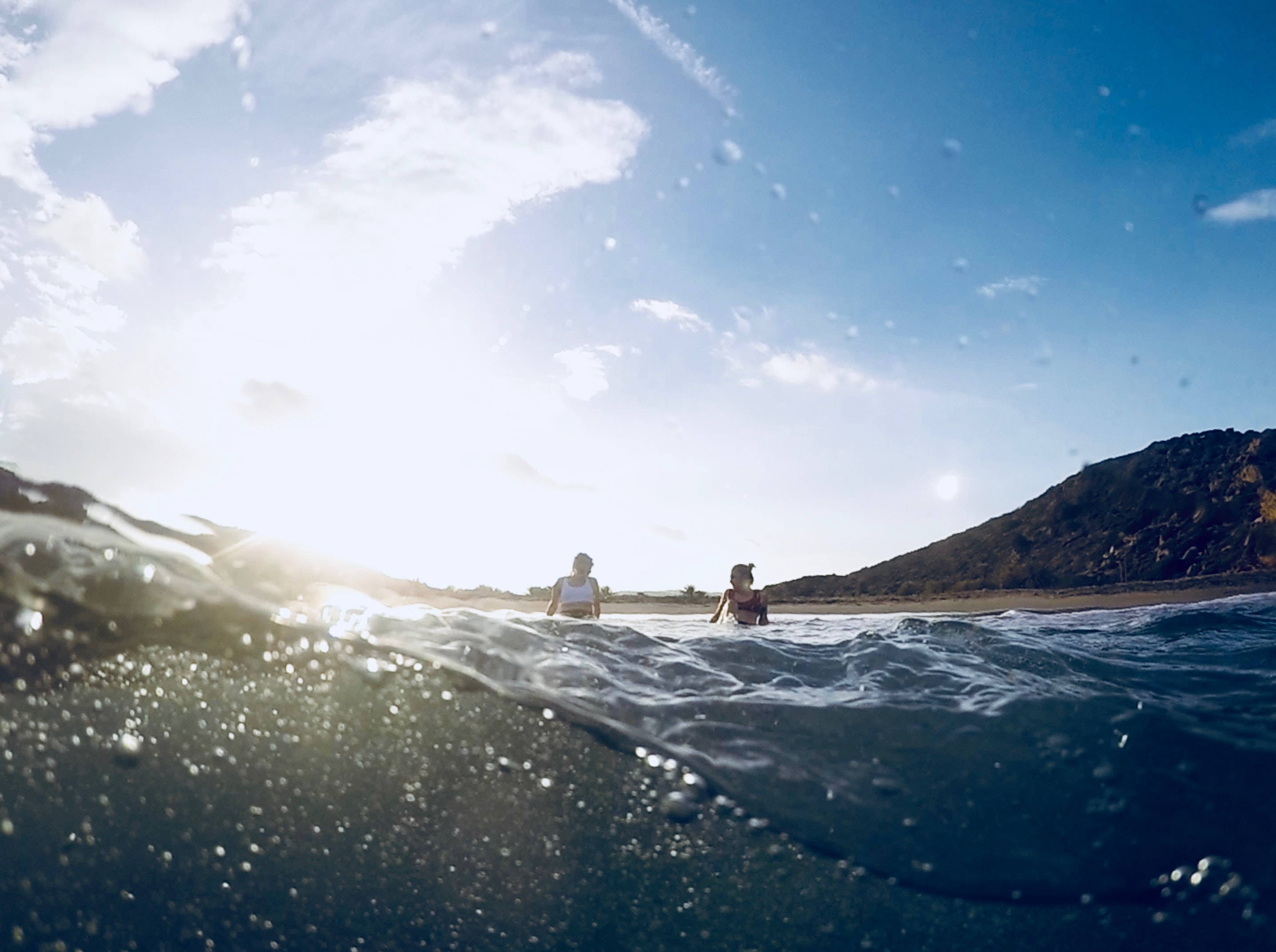 GoPro, surfing, ocean waves, 2K Desktop Wallpaper