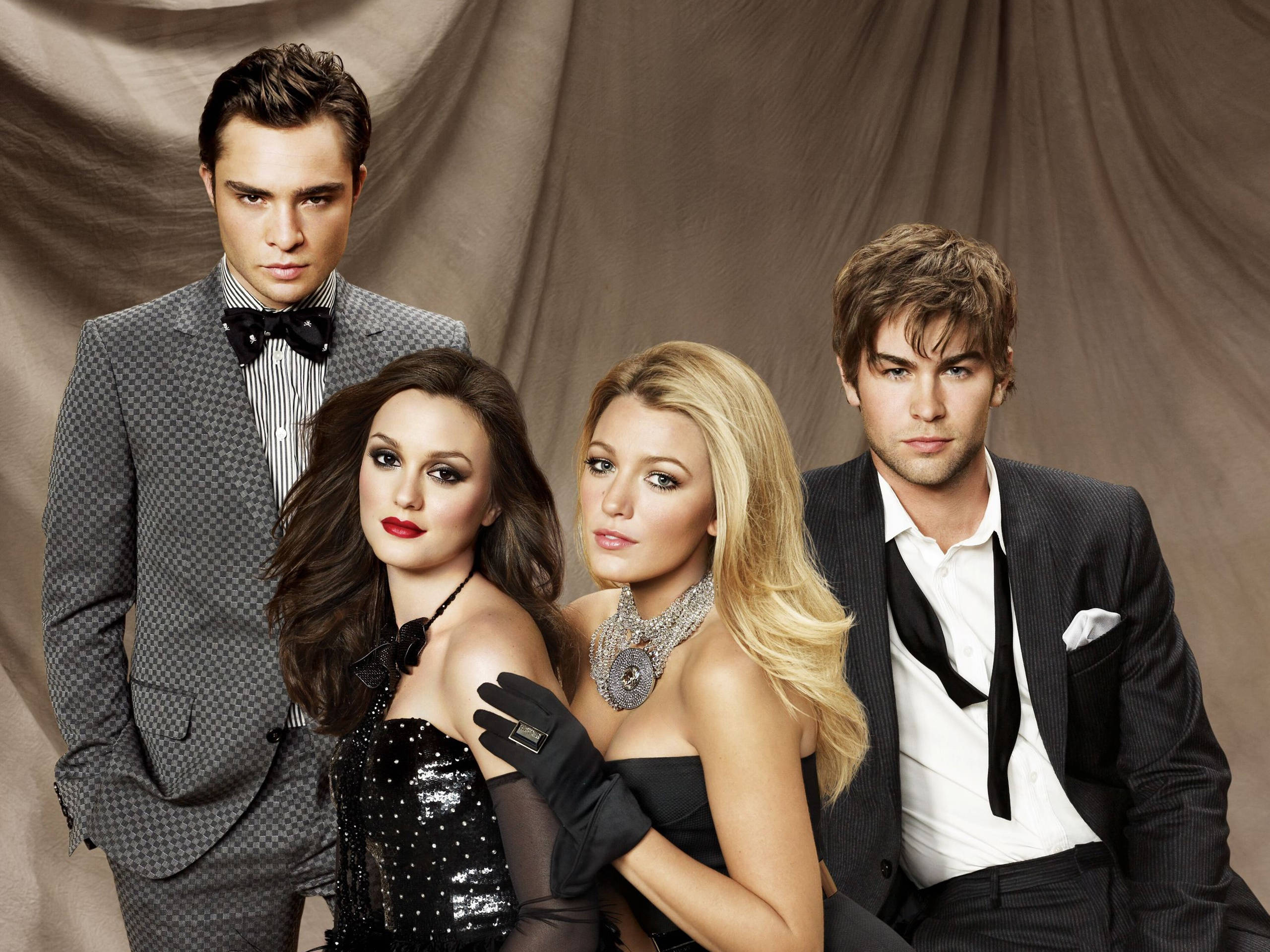 Gossip Girl, taupe, studio portrait, 2K Desktop Wallpaper