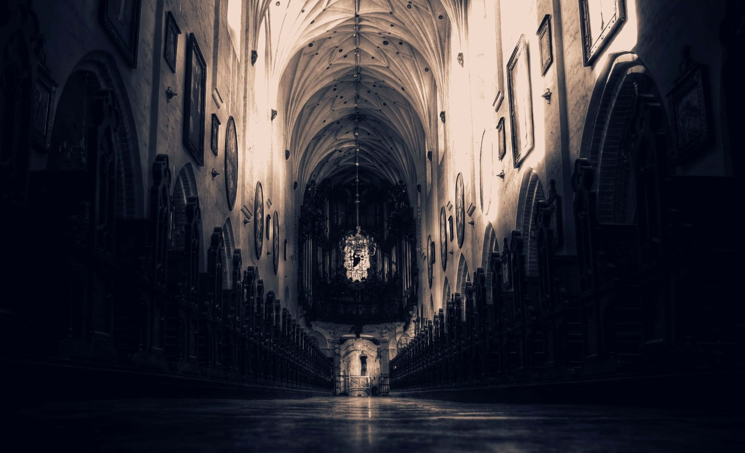 Gothic Computer, cathedral nave, vaulted ceilings, 2K Desktop Wallpaper