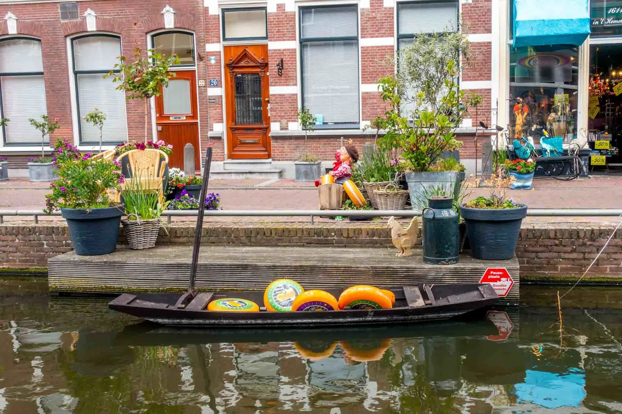 Gouda, canal, cheese boat, Full HD Desktop Wallpaper