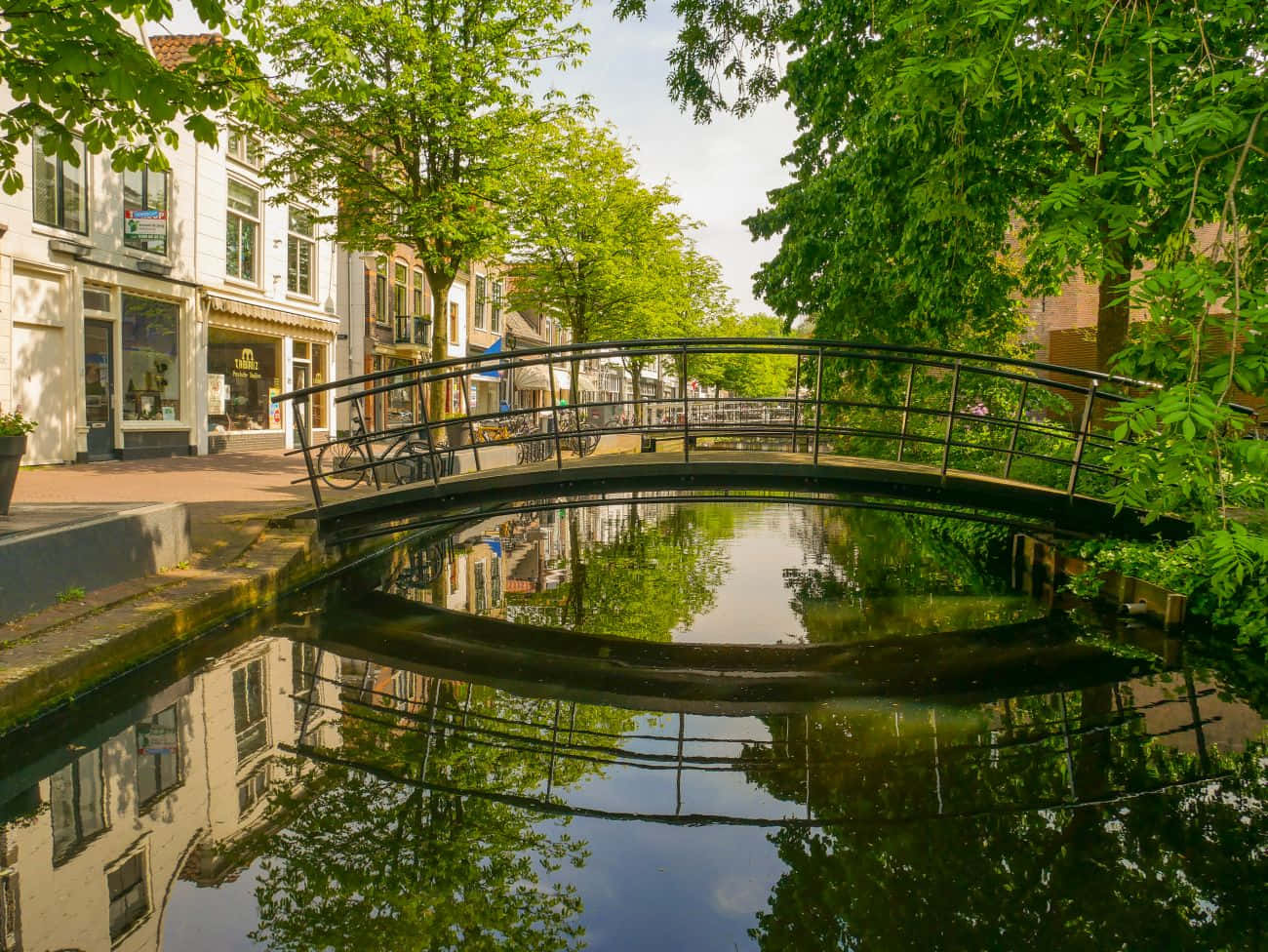 Gouda Netherlands, canal bridge, arched bridge, HD Desktop Wallpaper