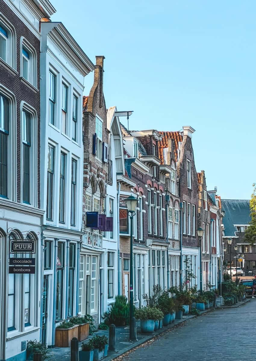 Gouda, Netherlands, historic Dutch gabled houses, SD Phone Wallpaper