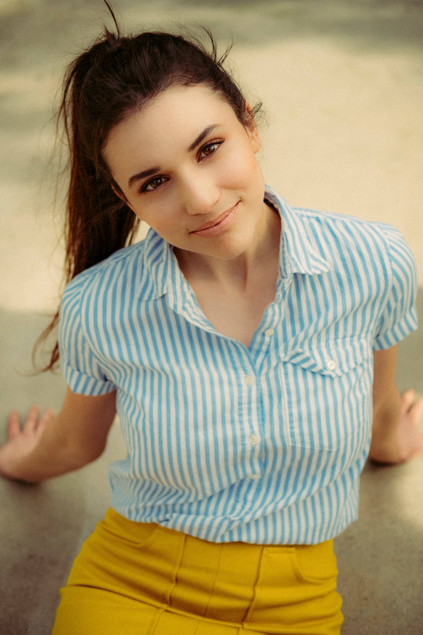 Grace Fulton, blue striped shirt, yellow pants, Full HD Phone Wallpaper
