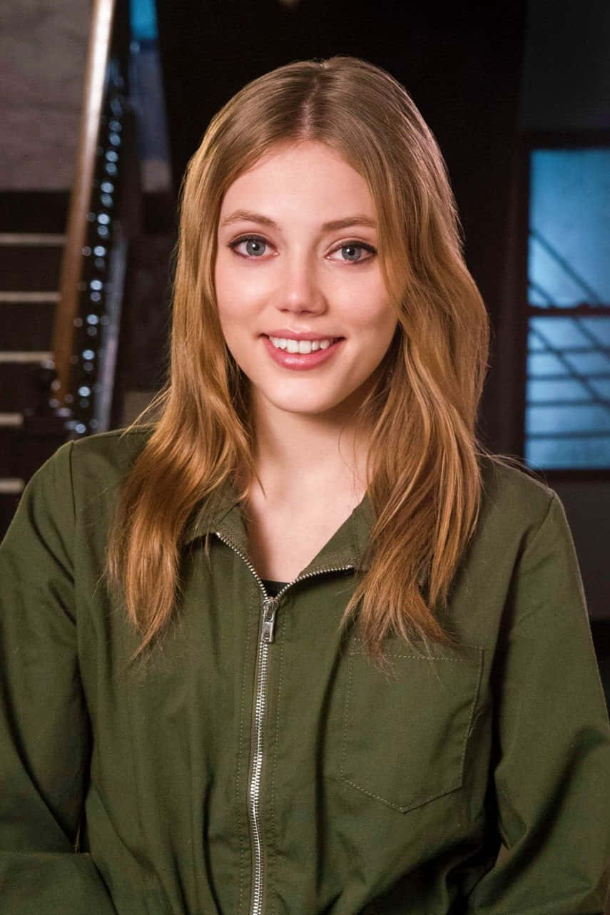 Grace Van Dien, olive green zip-up jacket, long blonde hair, HD Phone Wallpaper