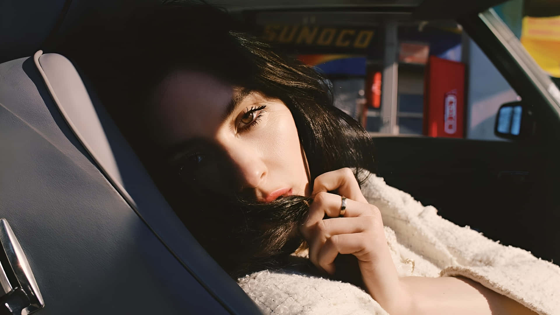 Gracie Abrams, dark hair, car seat, Full HD Desktop Wallpaper