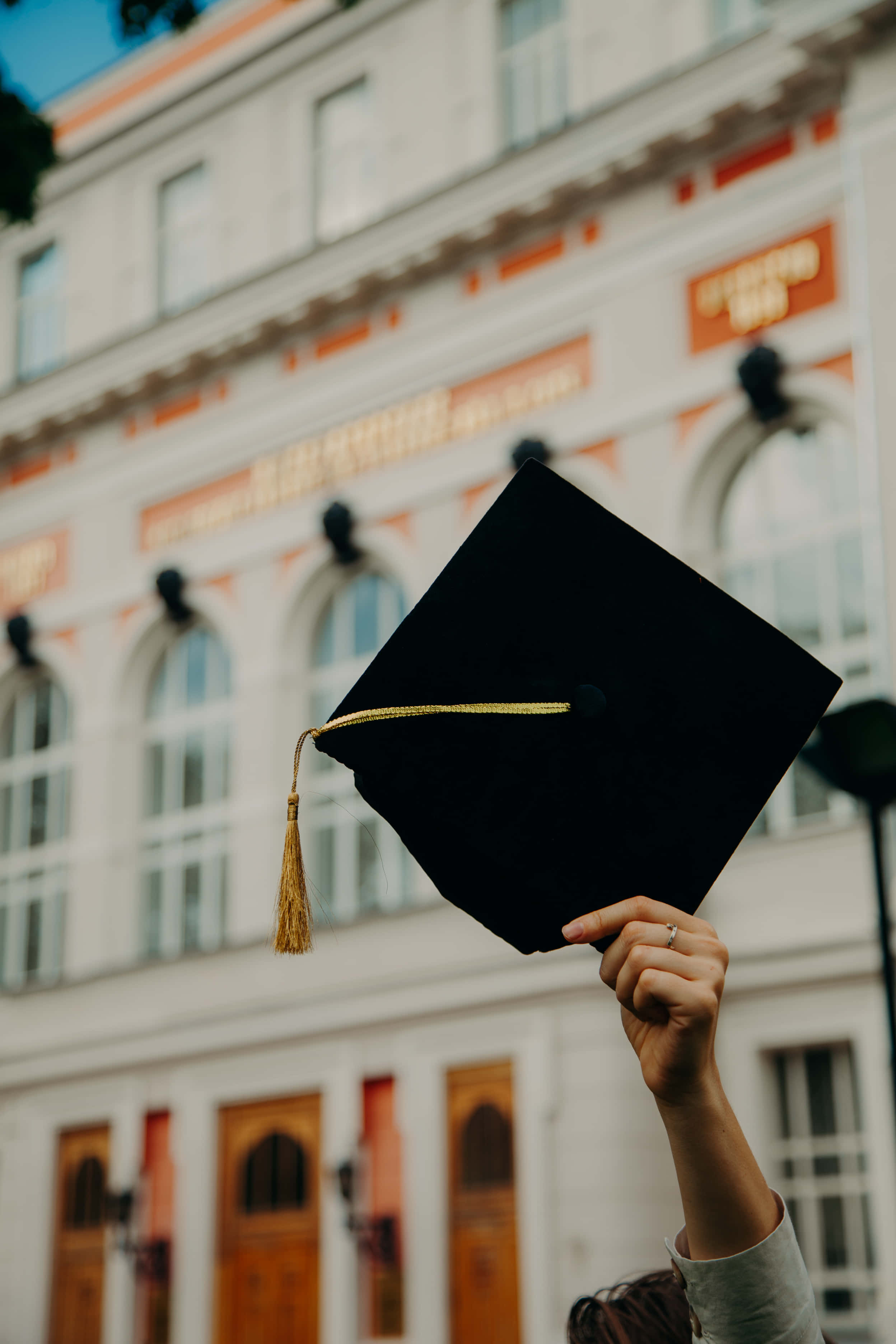 graduation cap, gold tassel, black, 2K Phone Wallpaper