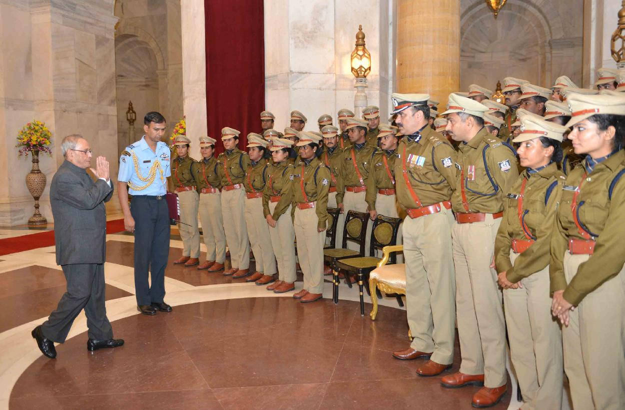 Indian Police Officers, dark suit, uniformed, SD Desktop Wallpaper
