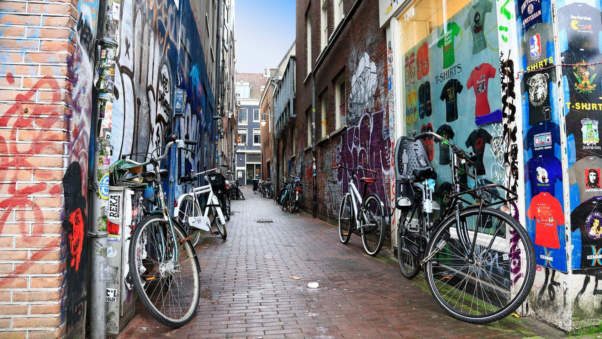 Graffiti Desktop, brick alleyway, graffiti-covered walls, Full HD Desktop Wallpaper