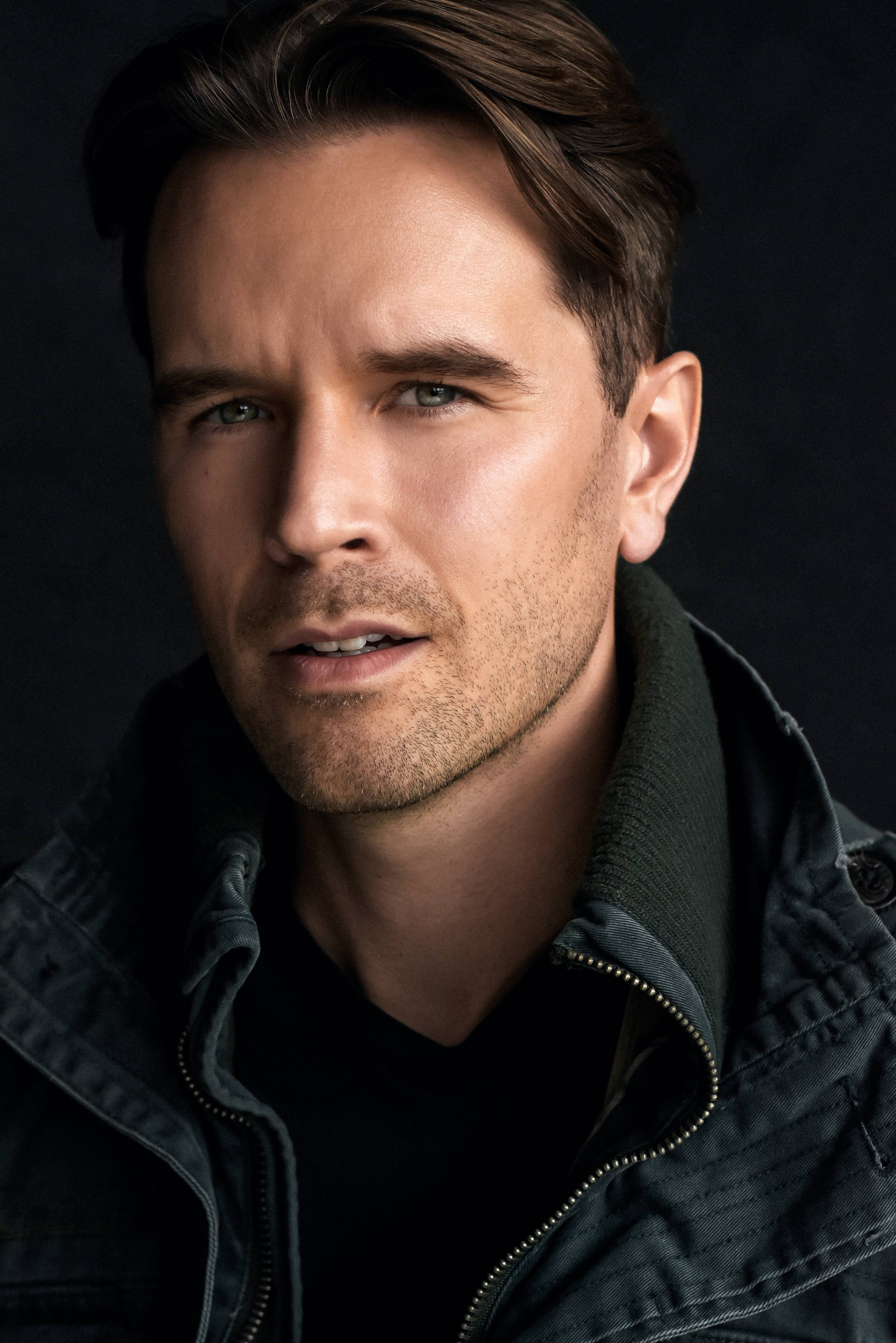Graham Wardle, dark jacket, black background, 4K Phone Wallpaper