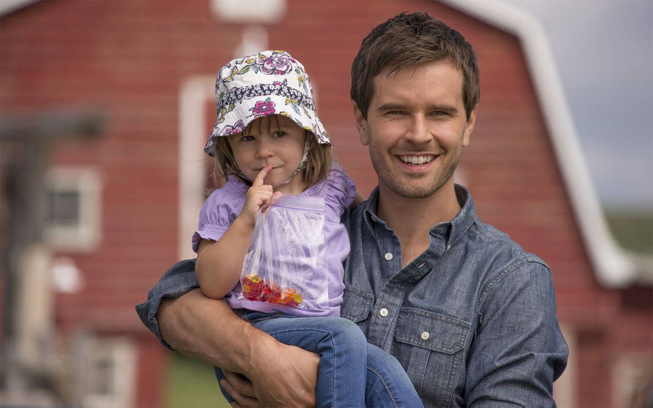 Graham Wardle, little girl, floral hat, HD Desktop Wallpaper